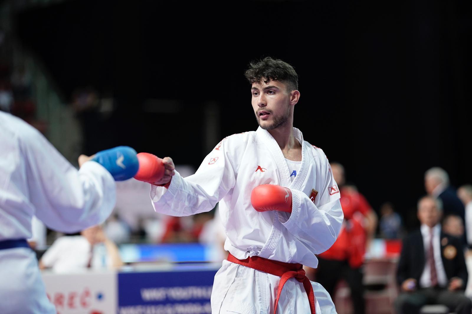 KARATECİLER MADALYA AŞKINA