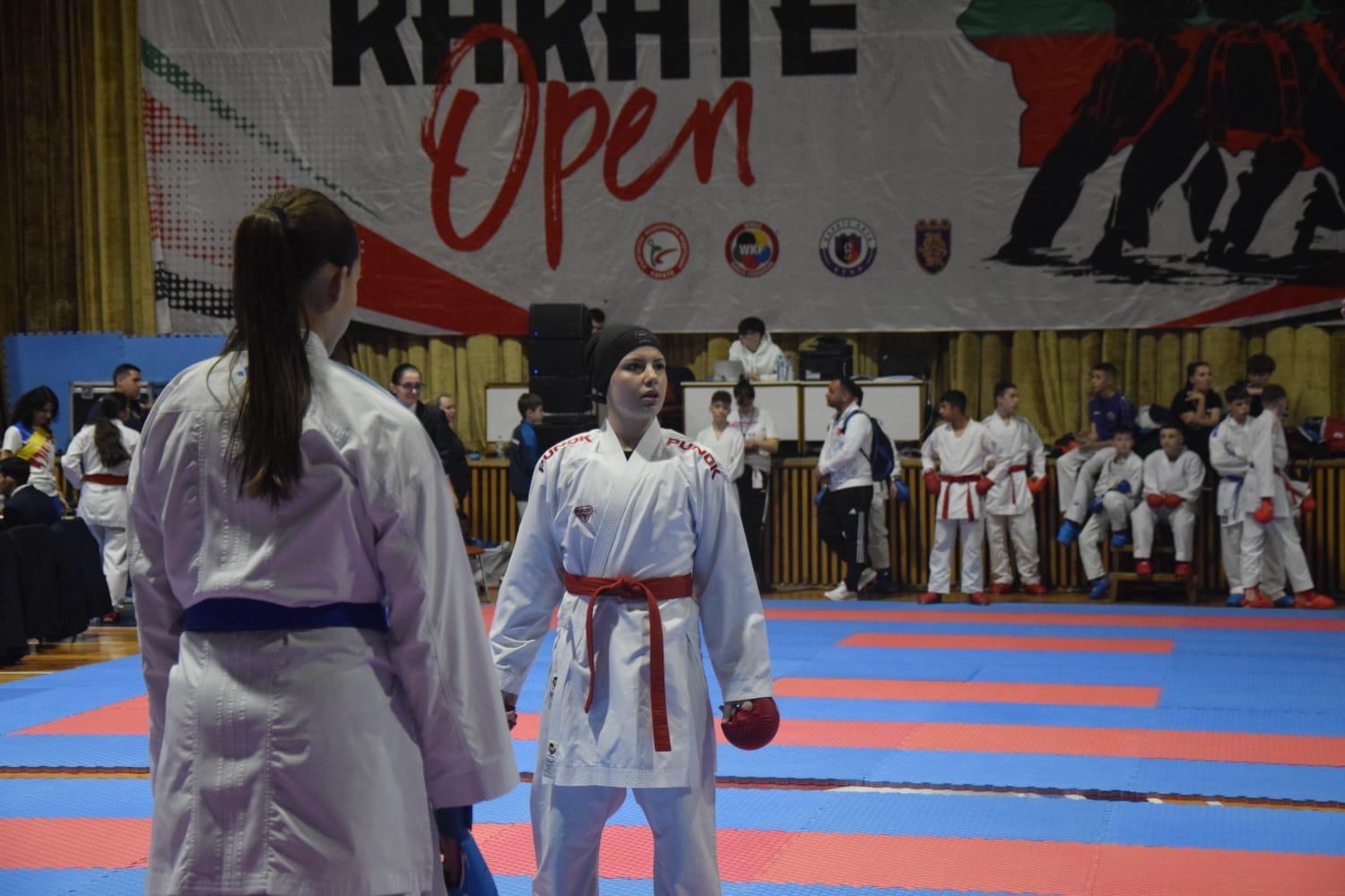 KARATECİLER MADALYA AŞKINA