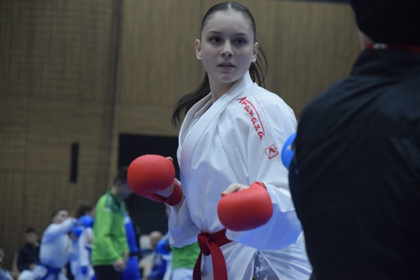 KARATECİLER MADALYA AŞKINA