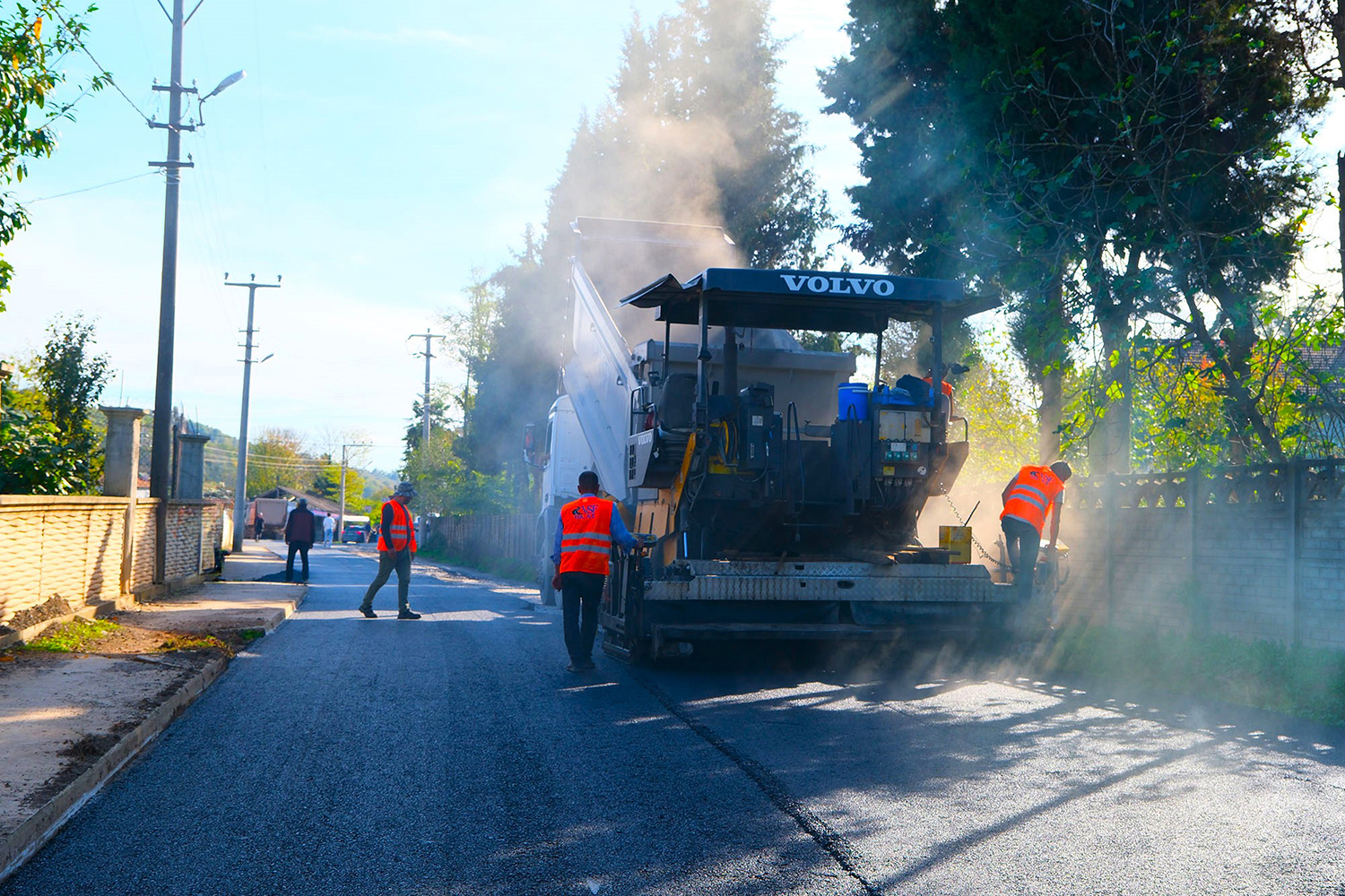 Büyükşehir şehrin yollarını ilmek ilmek işliyor