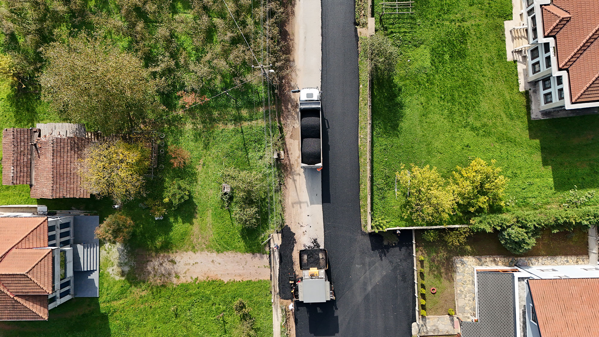 Büyükşehir şehrin yollarını ilmek ilmek işliyor