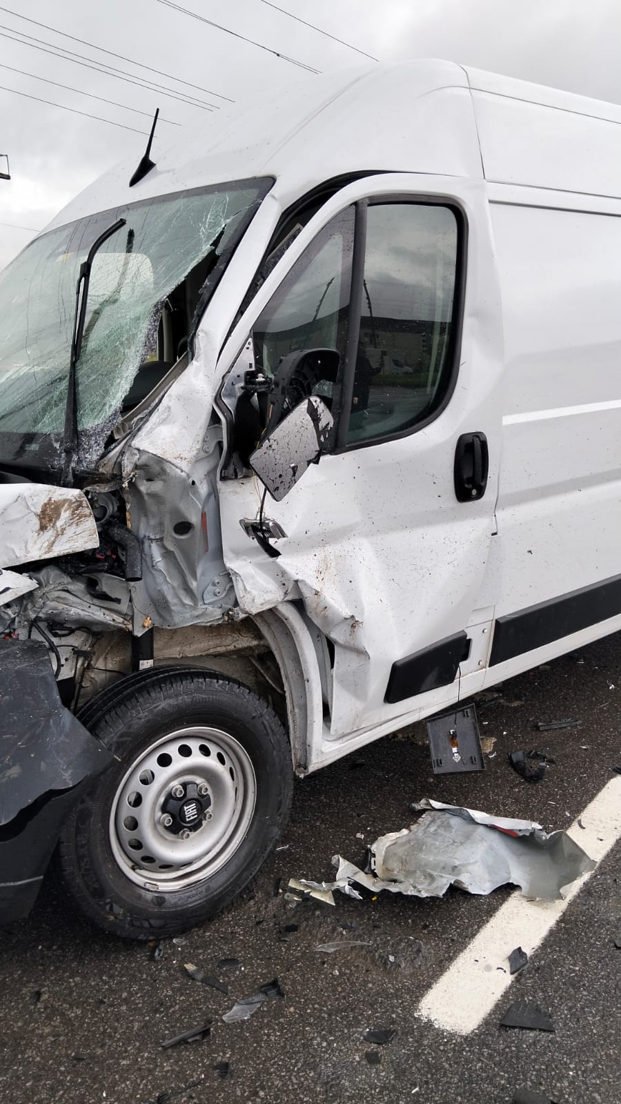 3 aracın karıştığı kazada iki kişi yaralandı