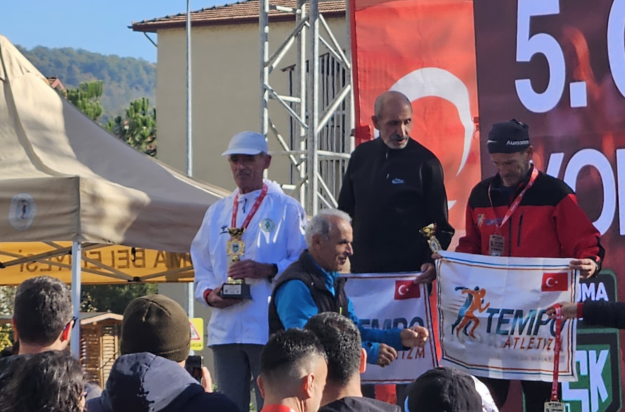 Hendekli Maratoncu Çelik yine kürsüde