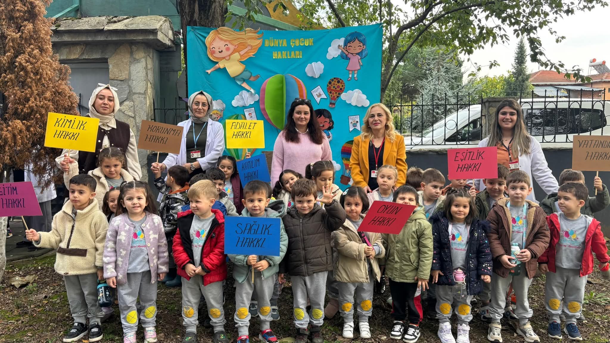 HAKLARINI BİLEN ÇOCUKLAR GELECEĞİN GÜVENCESİDİR