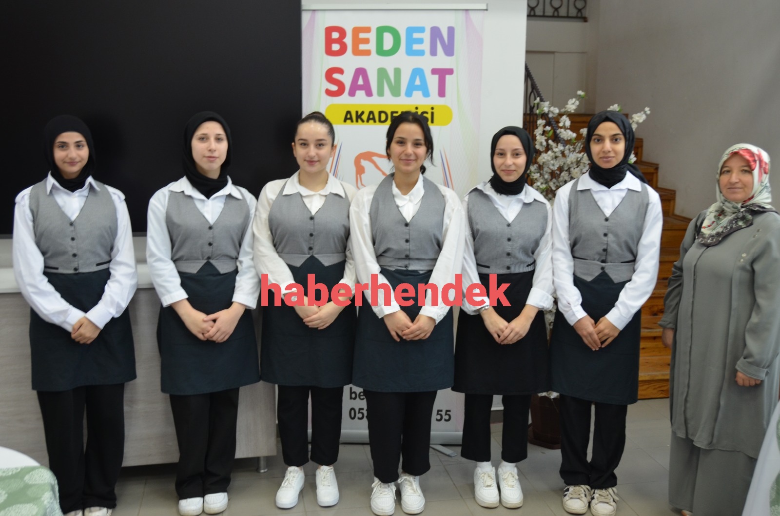 Hendek'te Öğretmenler Günü Coşkusu