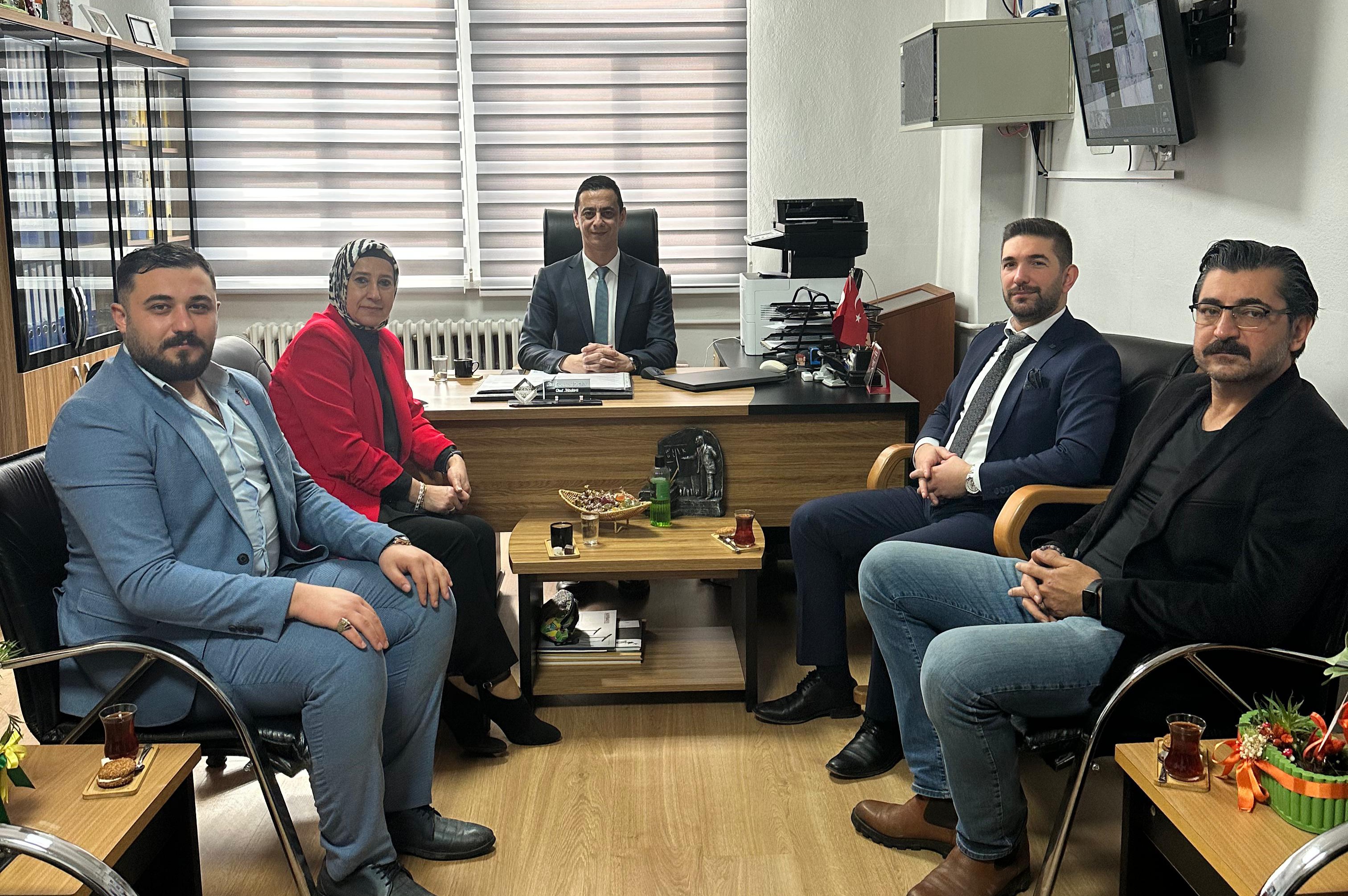 Anahtar Parti Öğretmenleri unutmadı