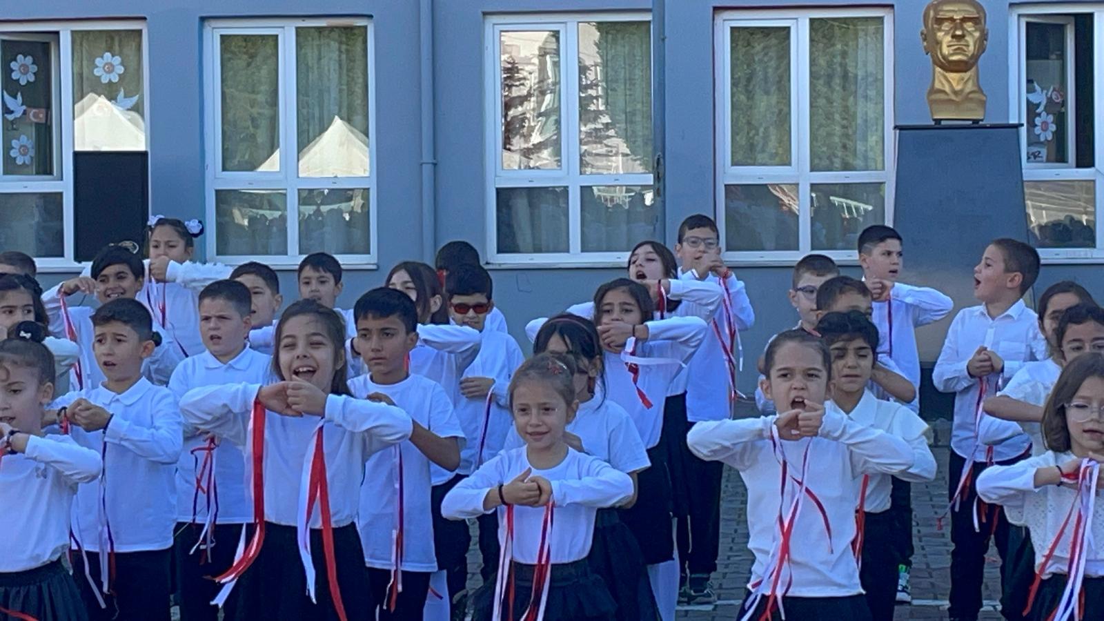 NOKSEL İLKOKULUNDA COŞKULU KUTLAMA