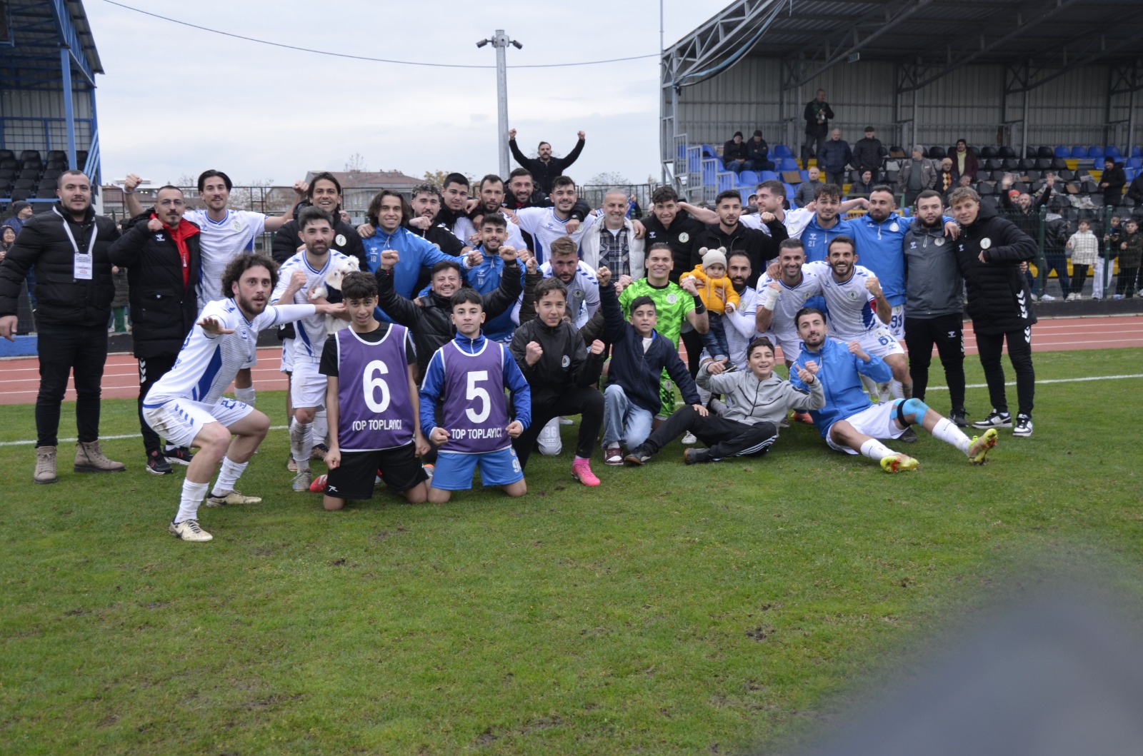 HENDEKSPOR EVİNDE MUTLU