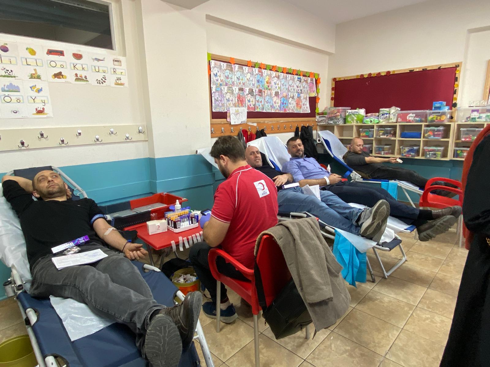 Hendek Noksel İlkokulu’nda Kan Bağışı Kampanyası Düzenlendi