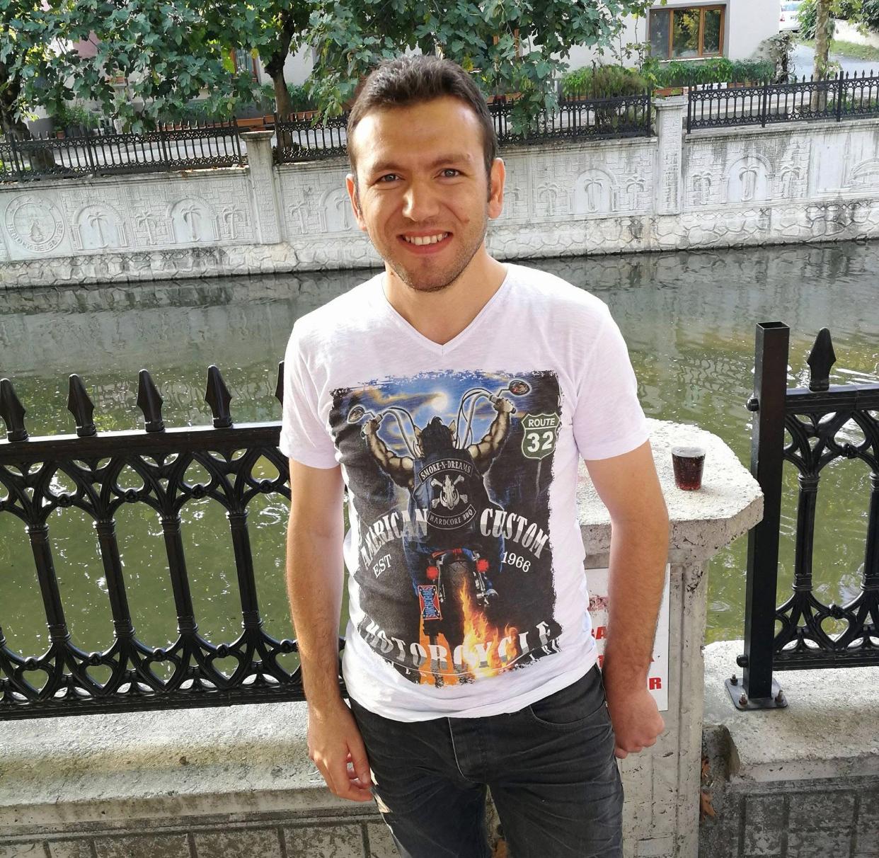 FECİ KAZADA  HAYATINI KAYBETTİ