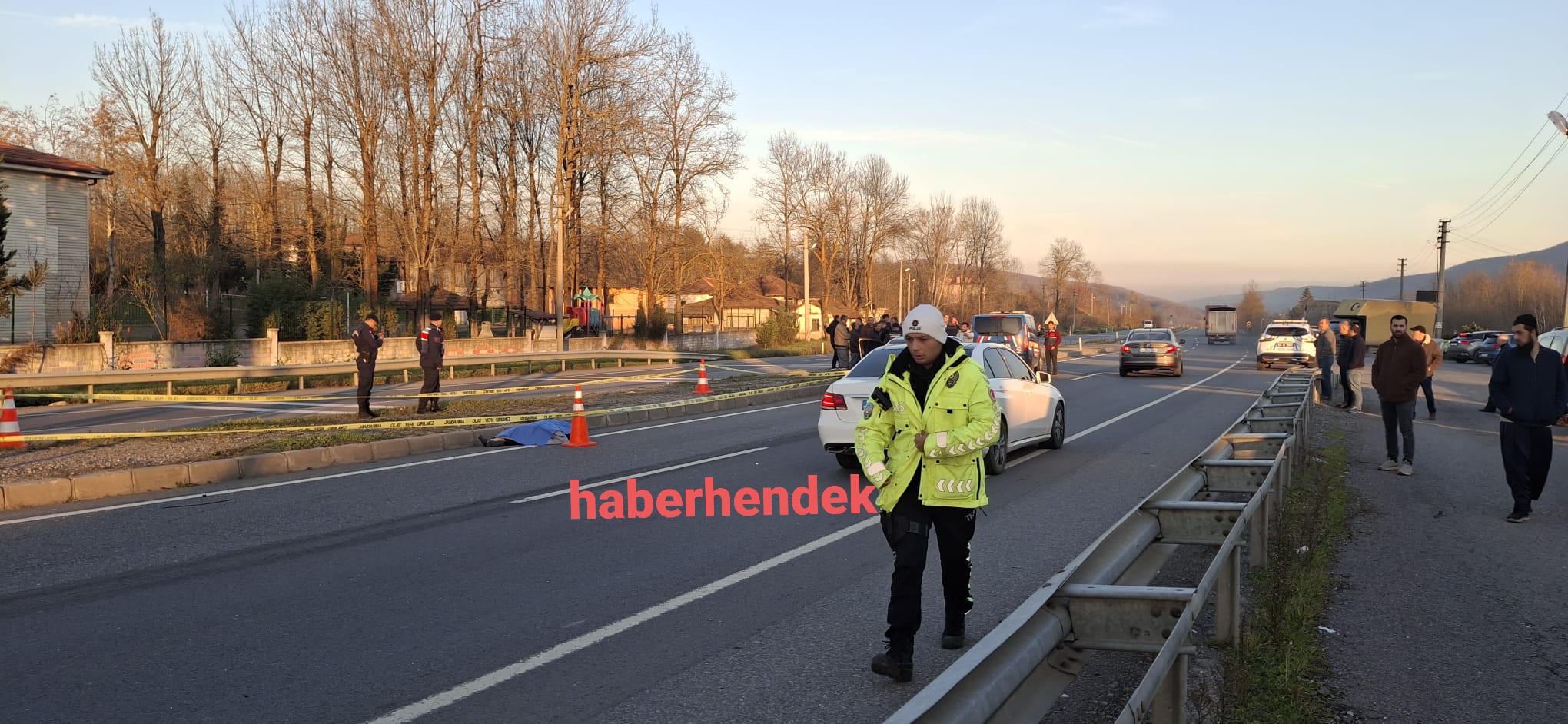 FECİ KAZADA  HAYATINI KAYBETTİ