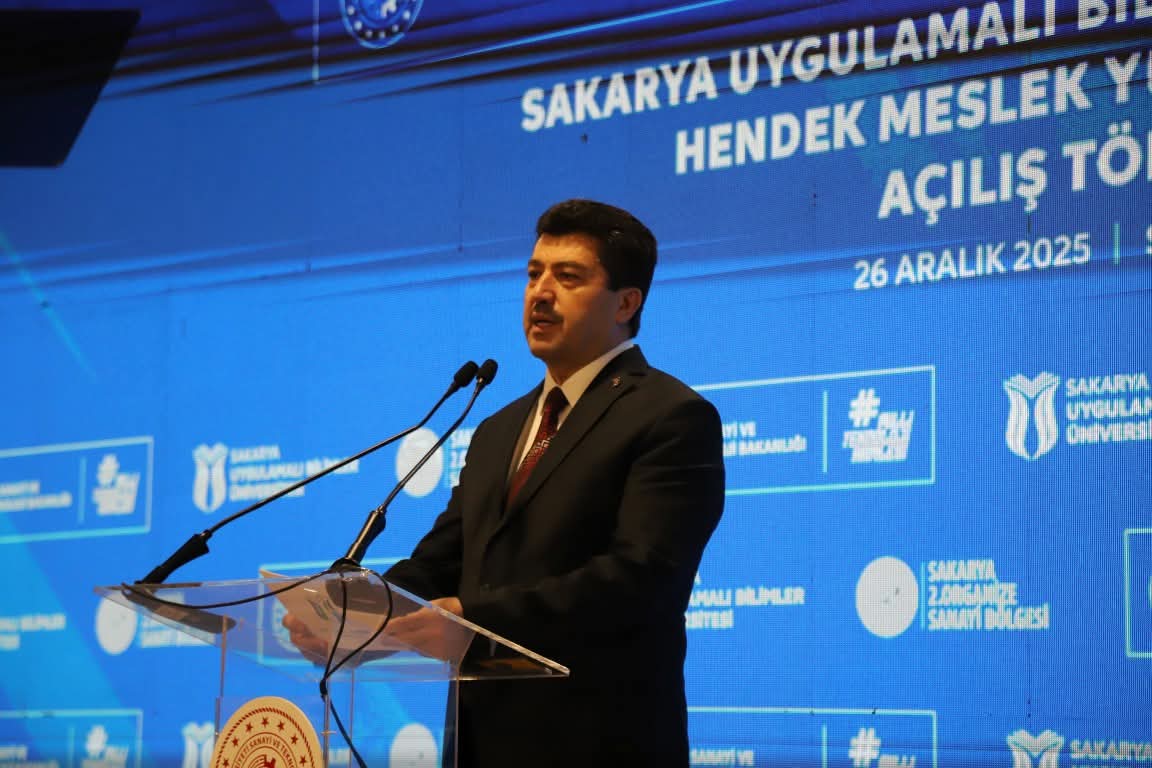 SANAYİ VE TEKNOLOJİ BAKANI MEHMET FATİH KACIR HENDEK’TE EĞİTİM VE SANAYİ YATIRIMLARINI İNCELEDİ