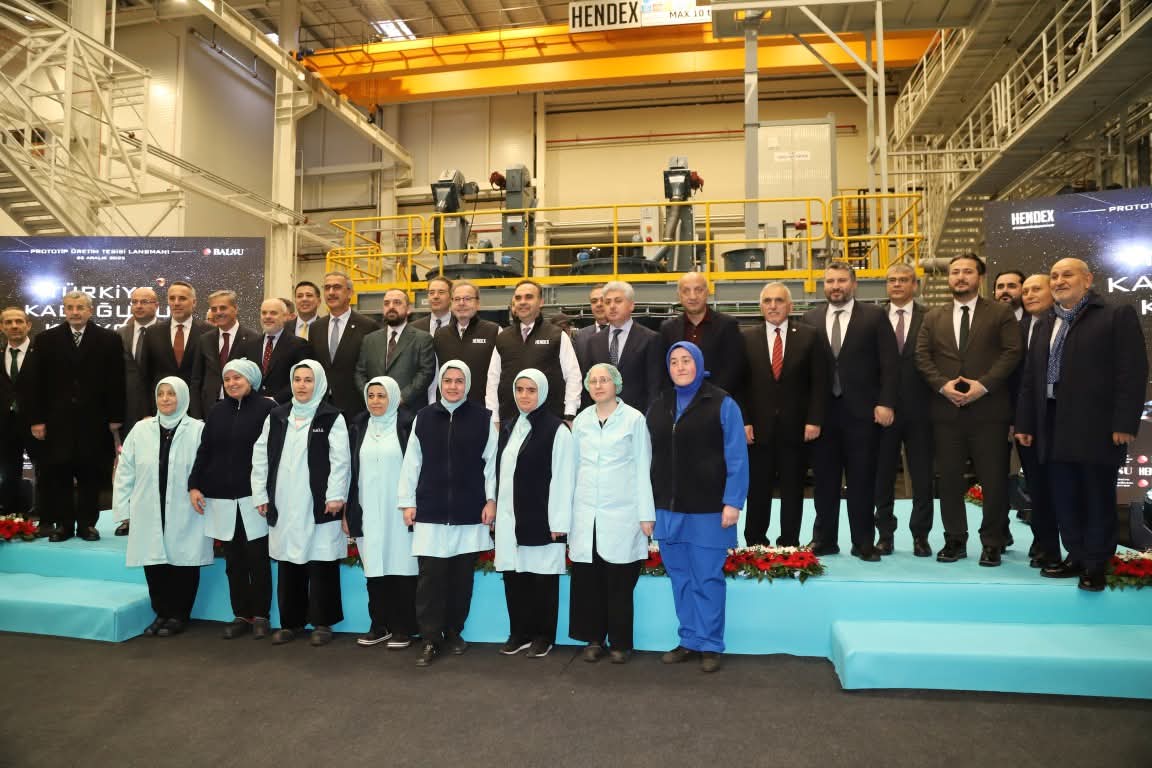 SANAYİ VE TEKNOLOJİ BAKANI MEHMET FATİH KACIR HENDEK’TE EĞİTİM VE SANAYİ YATIRIMLARINI İNCELEDİ