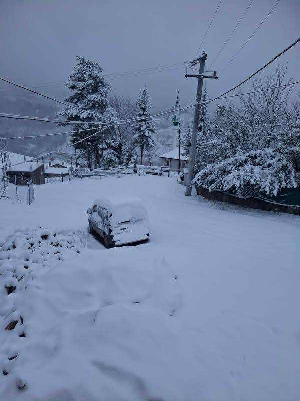 Hendek’te Kar Yağışı Yüksek kesimlerde Etkisini Sürdürüyor