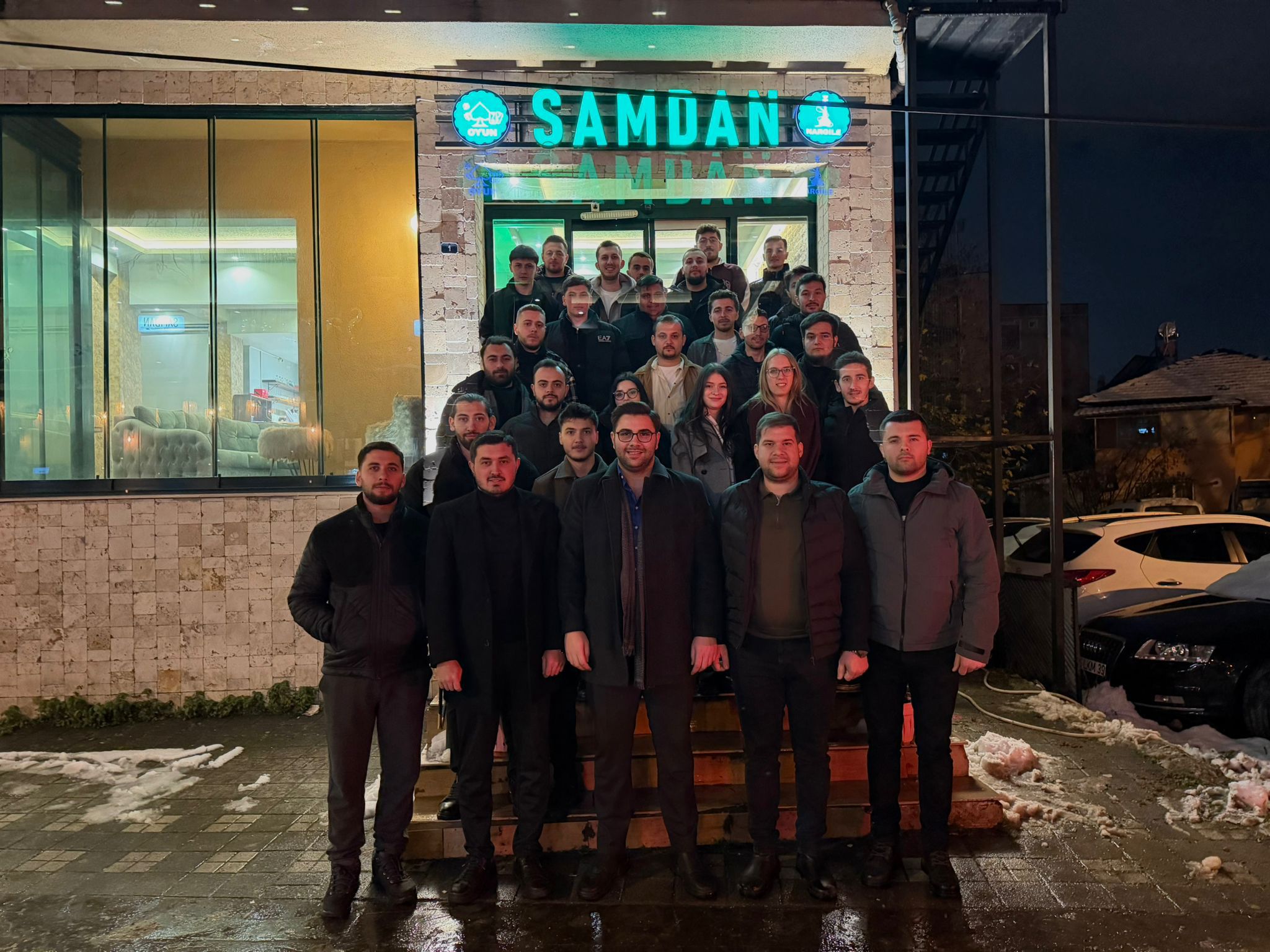 GÖNÜLDEN YÜRÜYEN BİR GENÇLİK