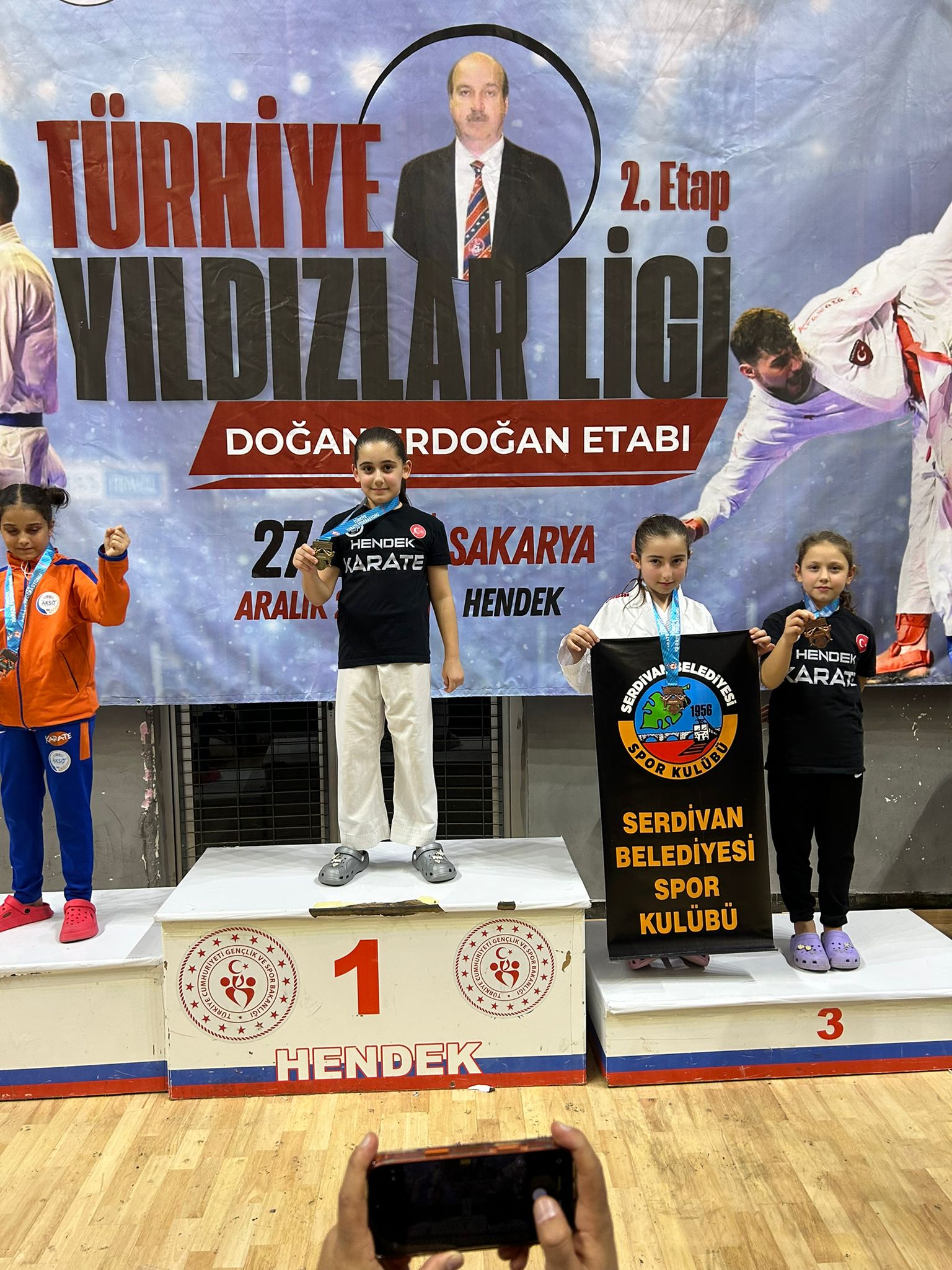 Madalya Avcısı Hendekli Karateciler