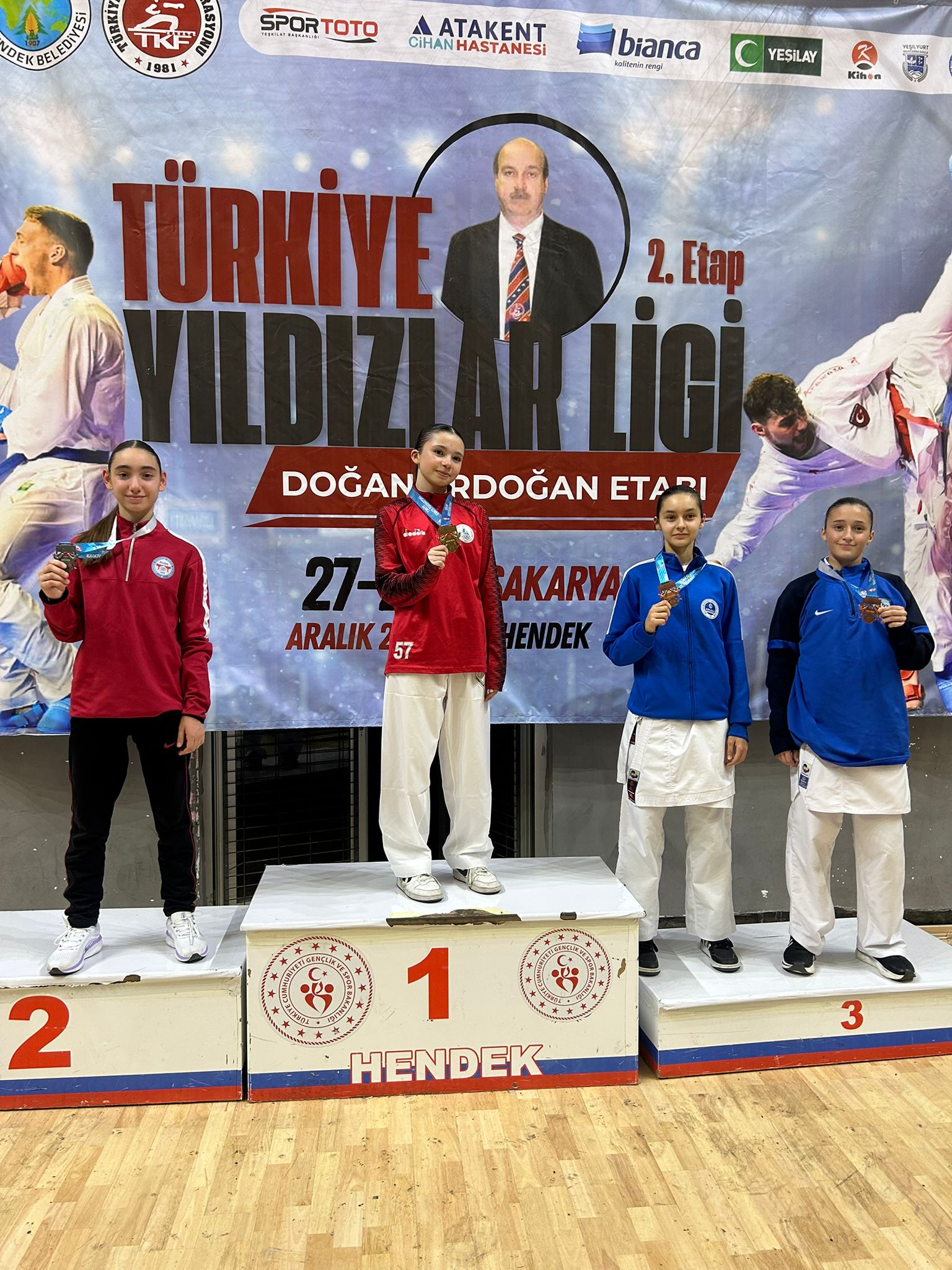 Madalya Avcısı Hendekli Karateciler