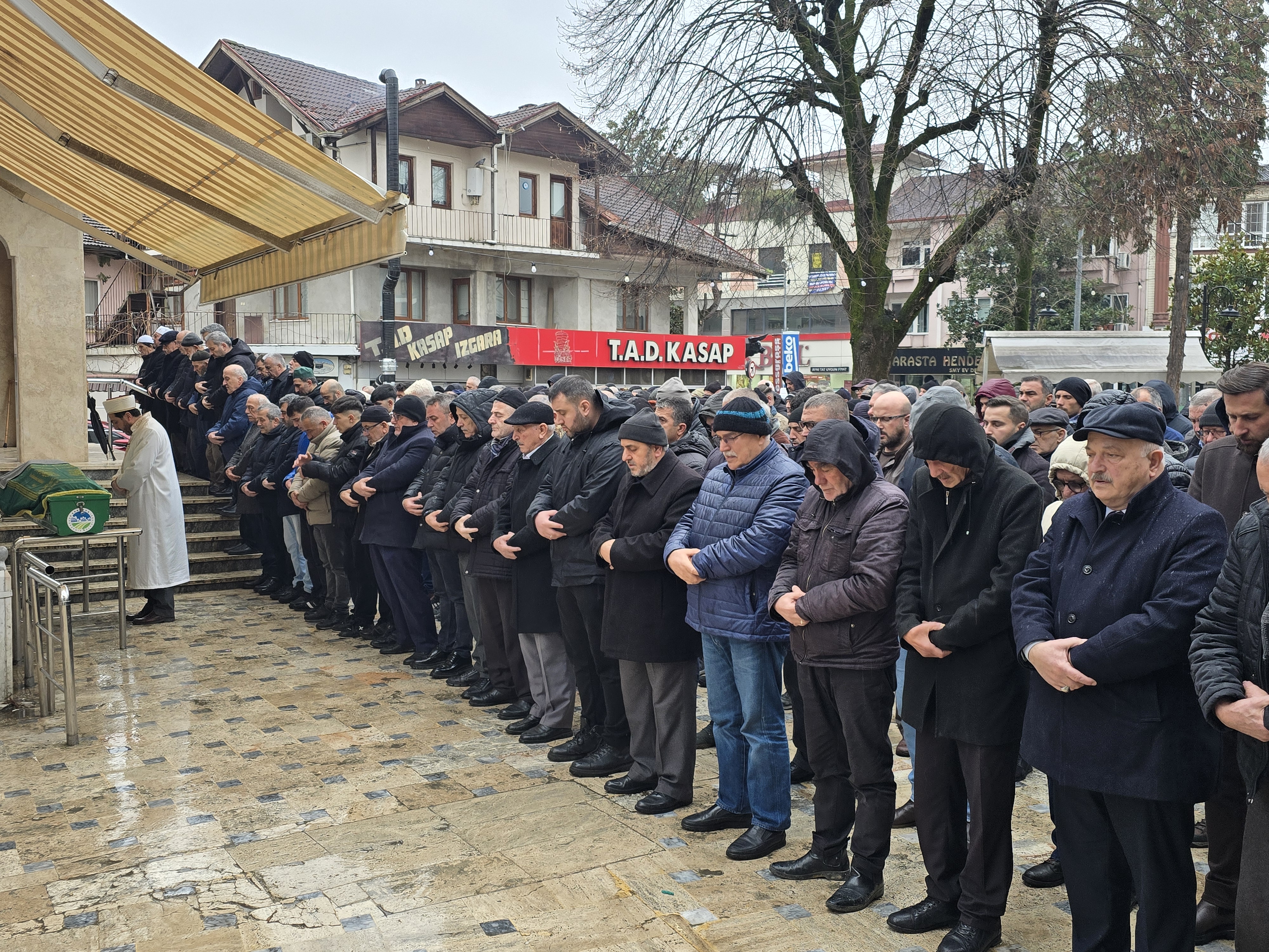 Varlıca dualarla son yolculuğuna uğurlandı