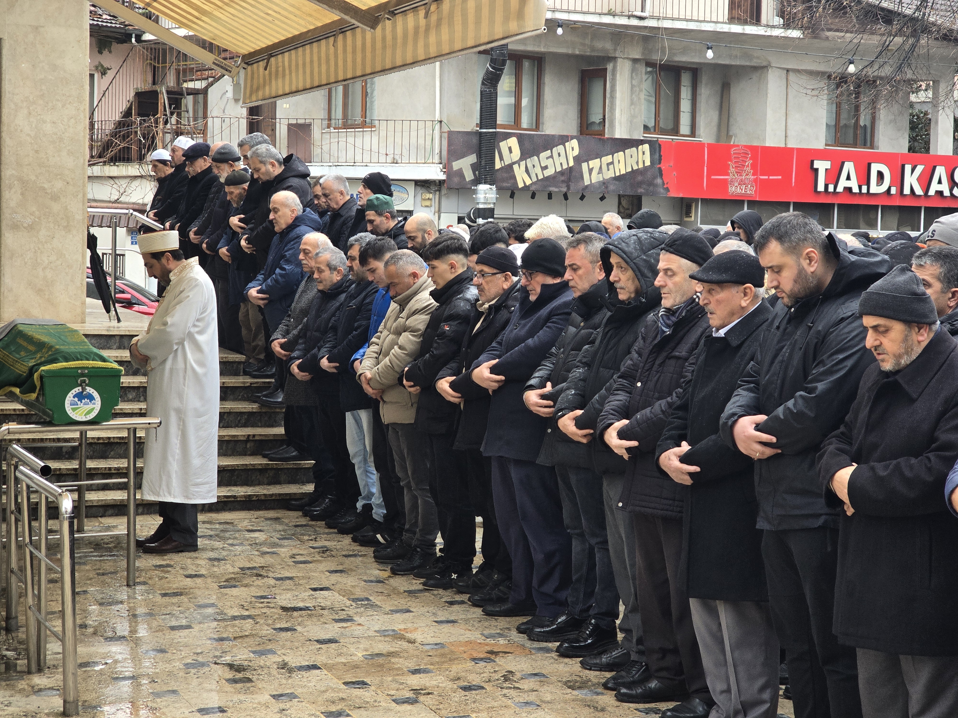 Varlıca dualarla son yolculuğuna uğurlandı