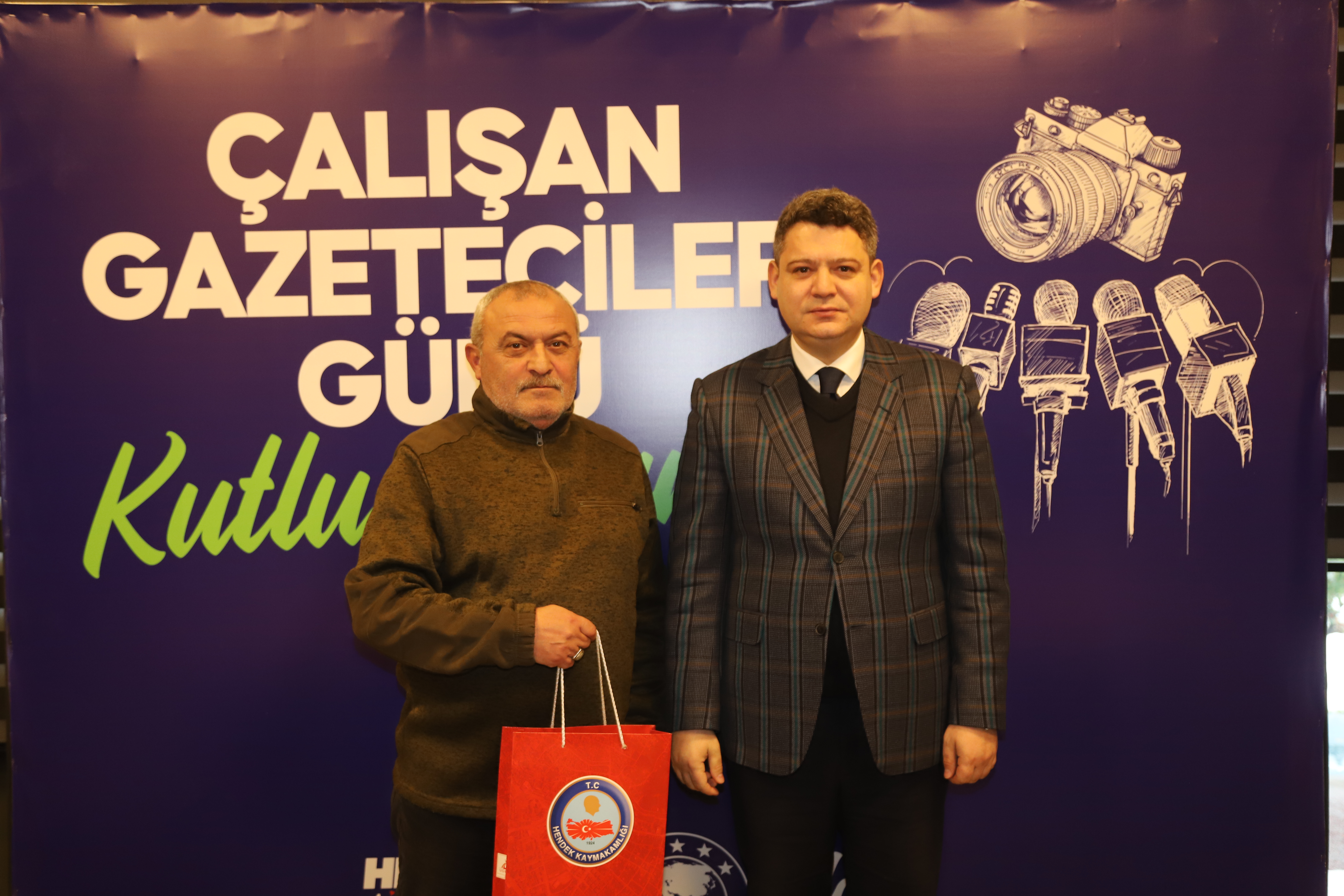 KAYMAKAM GÖKPINAR VE BAŞKAN PÜSKÜLLÜ GAZETECİLERLE BULUŞTU