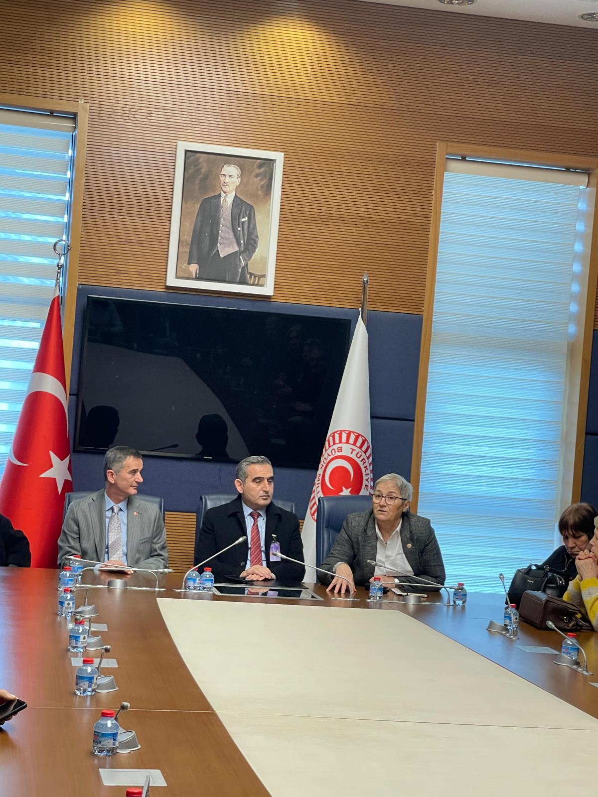 CHP İlçe Başkanı Bayraktar ve ekibi TBMM'de