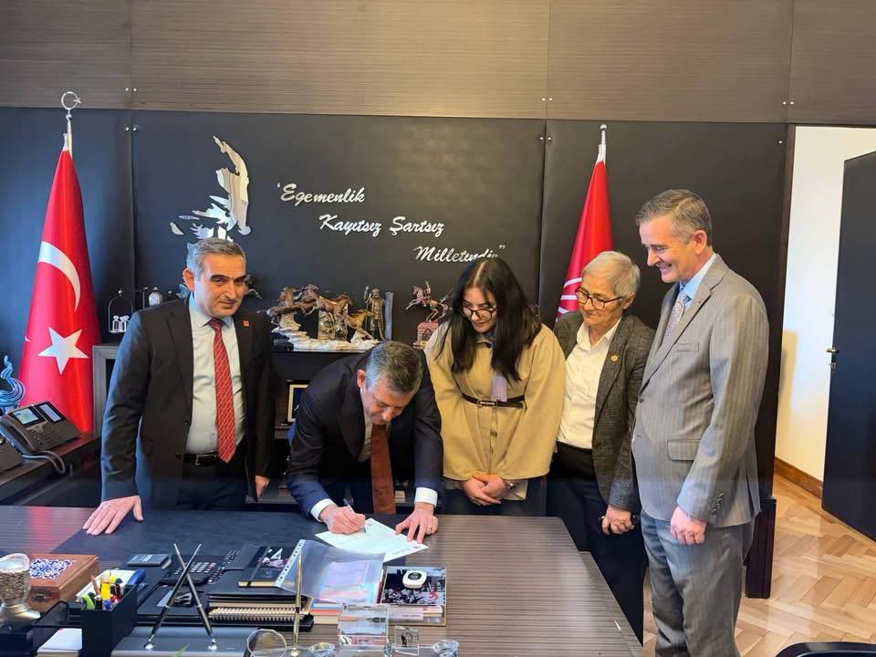 CHP İlçe Başkanı Bayraktar ve ekibi TBMM'de