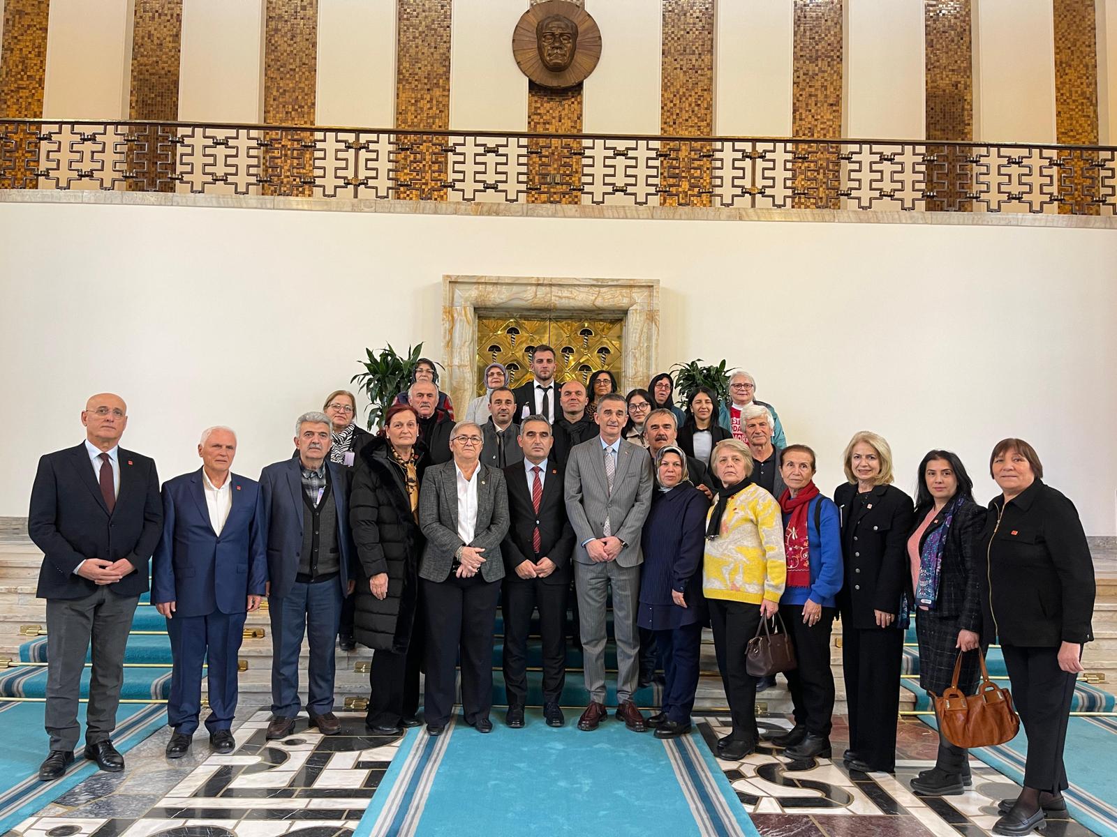 CHP İlçe Başkanı Bayraktar ve ekibi TBMM'de