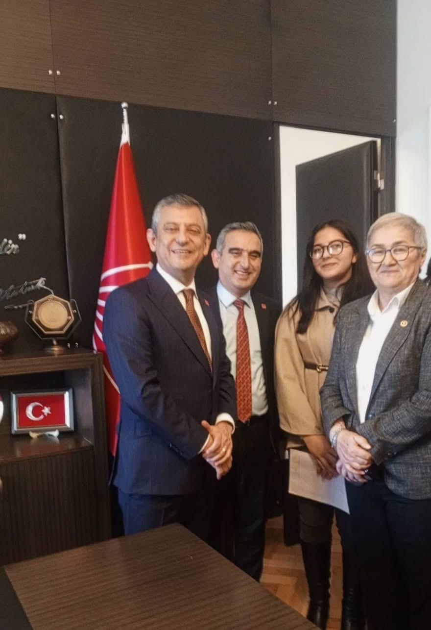 CHP İlçe Başkanı Bayraktar ve ekibi TBMM'de