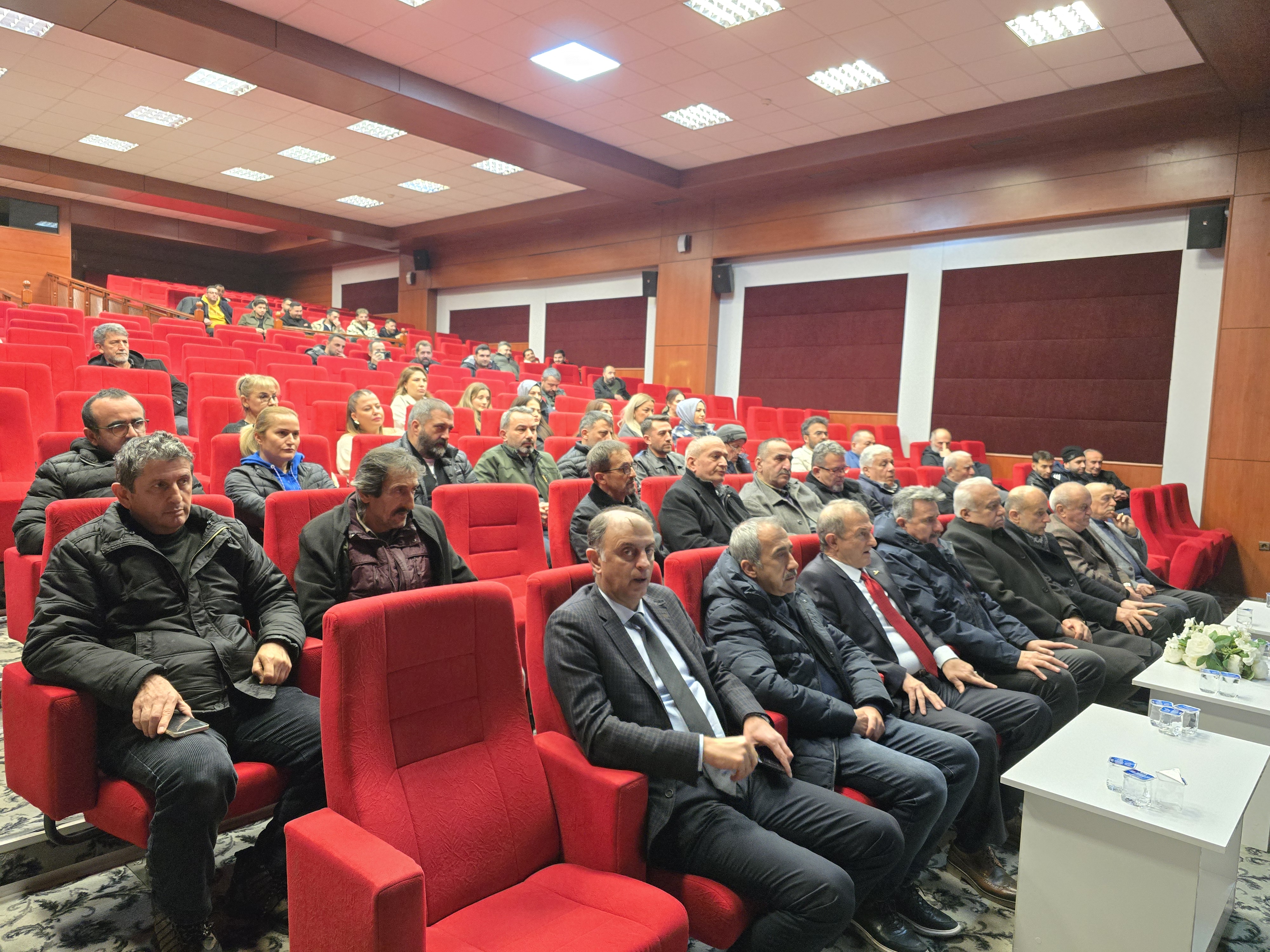 Hendek Berberler ve Kuaförler Odasında Çilek Dönemi devam ediyor