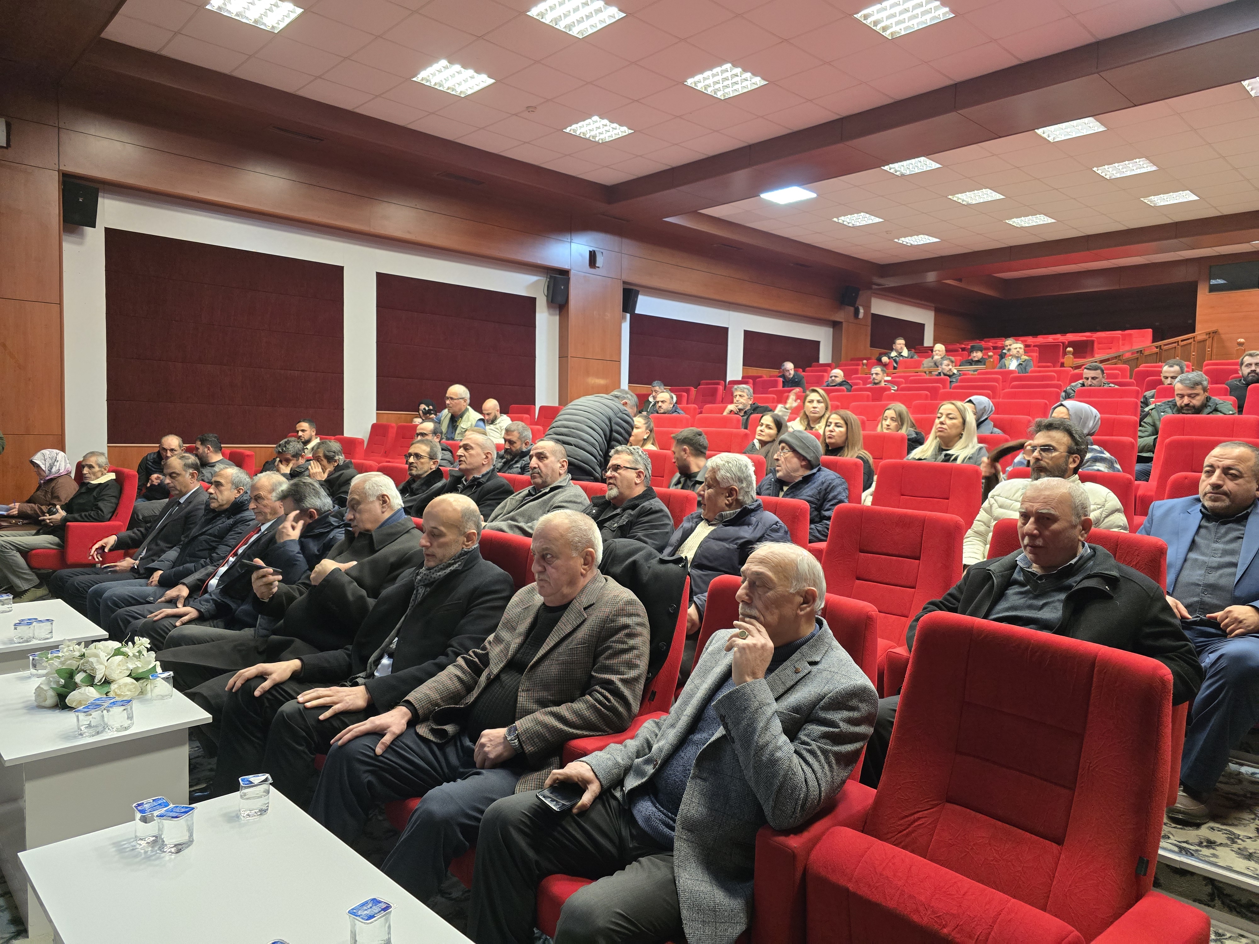 Hendek Berberler ve Kuaförler Odasında Çilek Dönemi devam ediyor