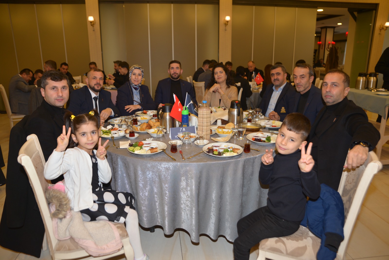 Anahtar Parti Genel Başkanı Ağıralioğlu Sakarya Teşkilatıyla Kahvaltıda Buluştu