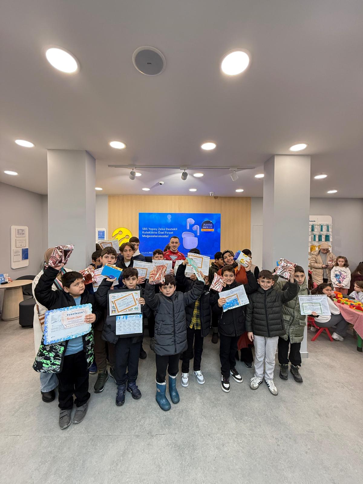 Turkcell İletişim Merkezi Demsan’dan Öğrencilere Unutulmaz Karne Hediyesi