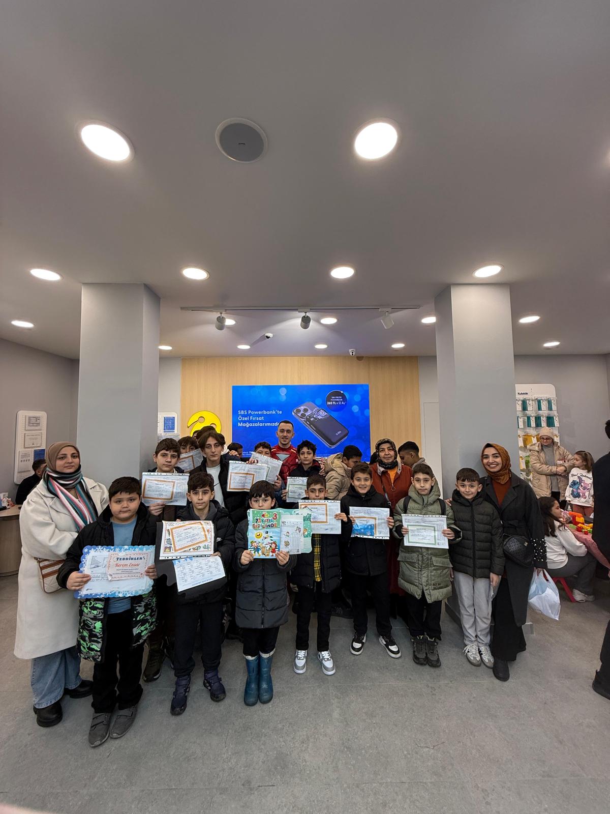 Turkcell İletişim Merkezi Demsan’dan Öğrencilere Unutulmaz Karne Hediyesi