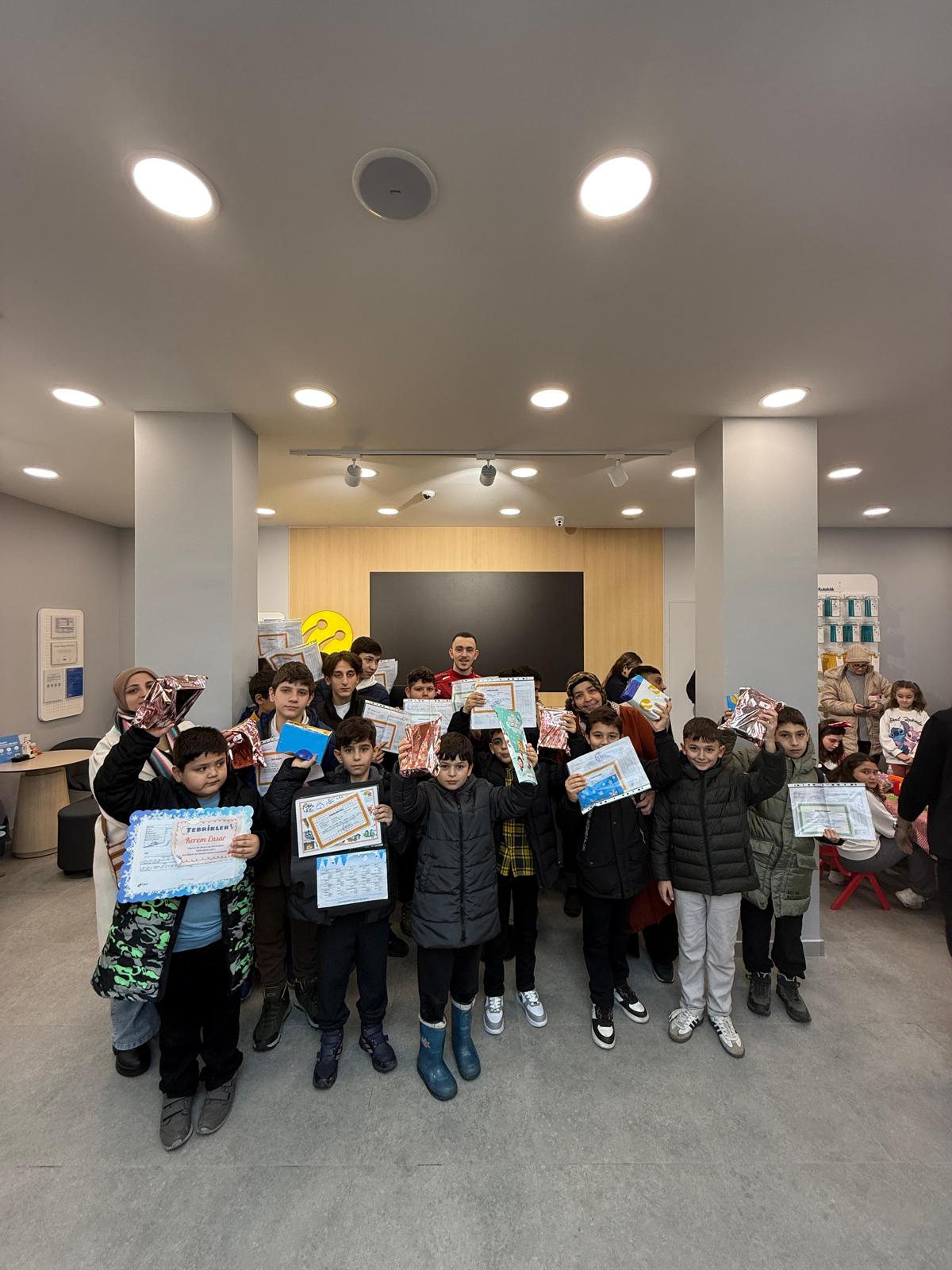 Turkcell İletişim Merkezi Demsan’dan Öğrencilere Unutulmaz Karne Hediyesi