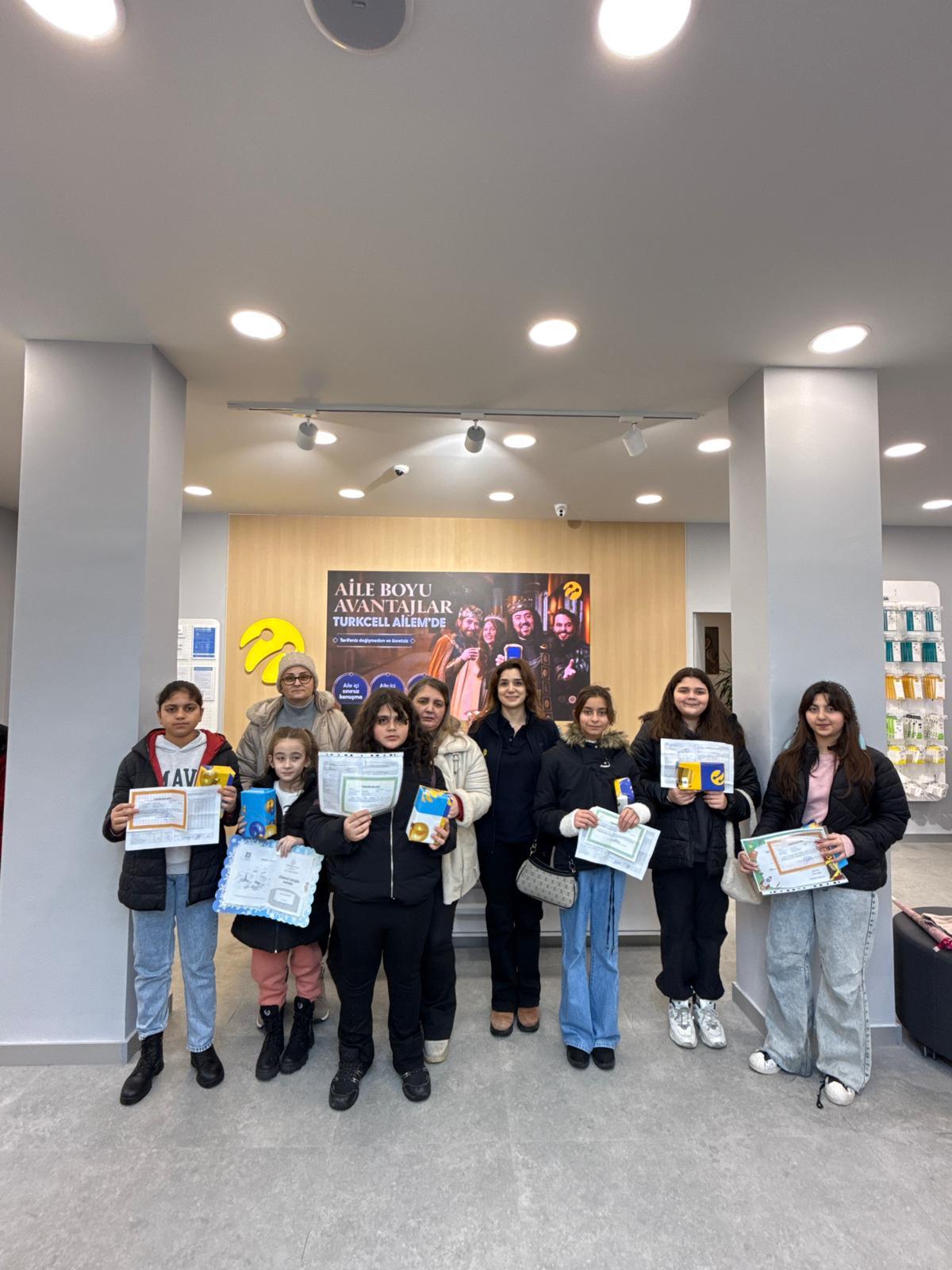 Turkcell İletişim Merkezi Demsan’dan Öğrencilere Unutulmaz Karne Hediyesi