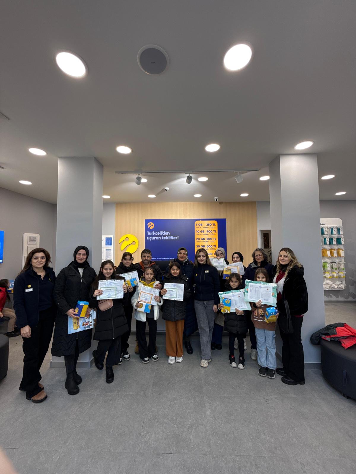 Turkcell İletişim Merkezi Demsan’dan Öğrencilere Unutulmaz Karne Hediyesi