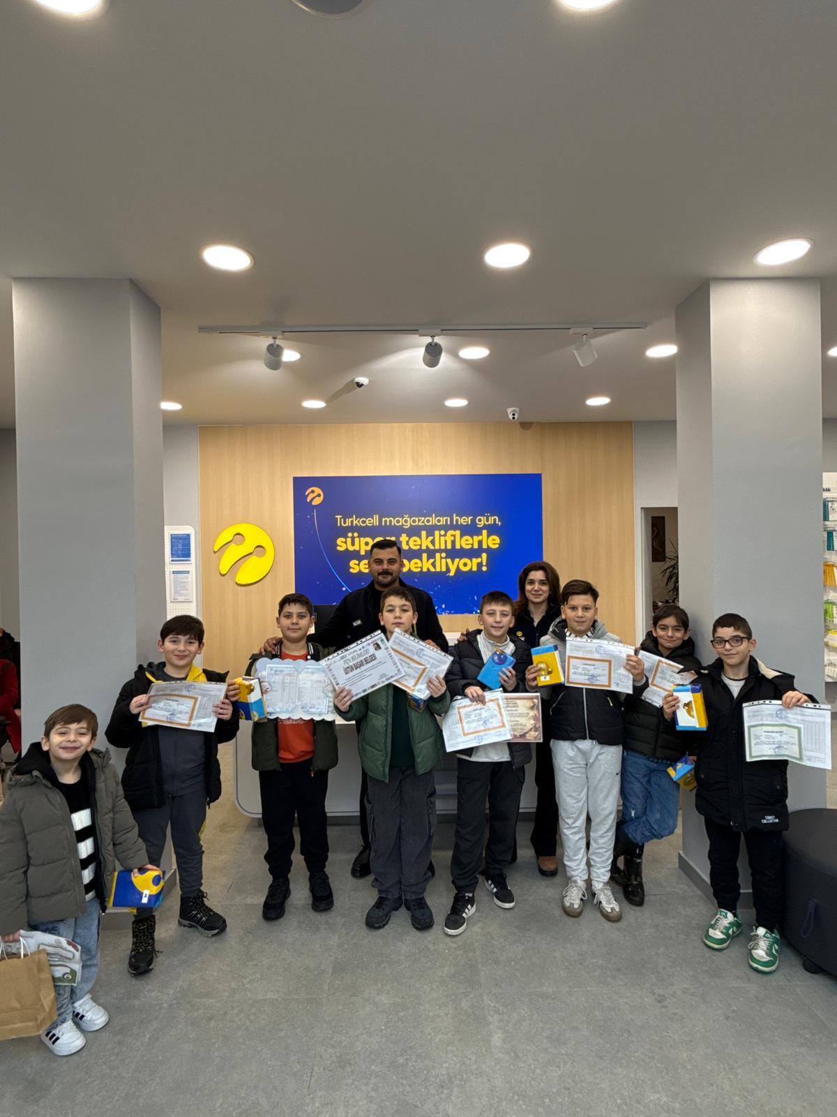 Turkcell İletişim Merkezi Demsan’dan Öğrencilere Unutulmaz Karne Hediyesi