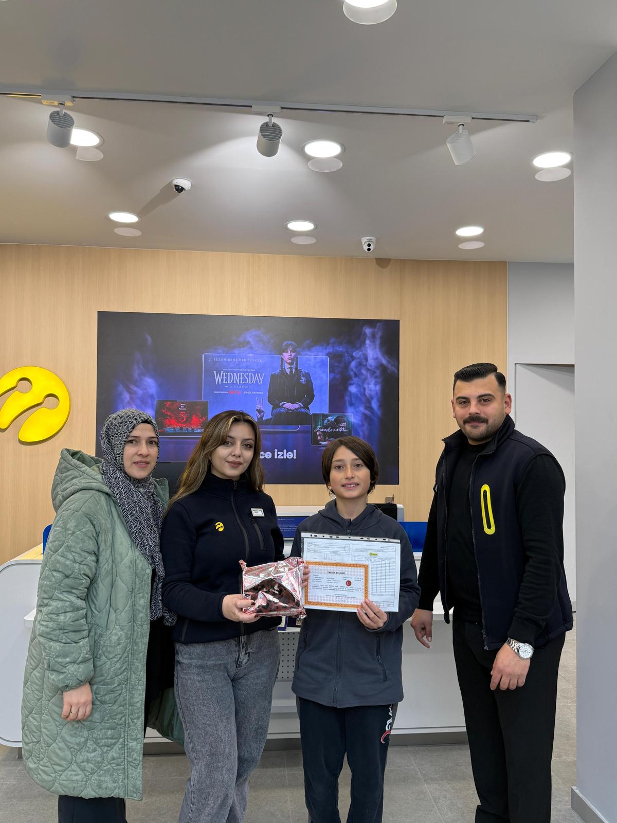 Turkcell İletişim Merkezi Demsan’dan Öğrencilere Unutulmaz Karne Hediyesi