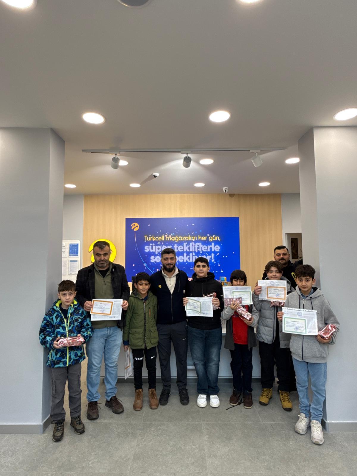 Turkcell İletişim Merkezi Demsan’dan Öğrencilere Unutulmaz Karne Hediyesi