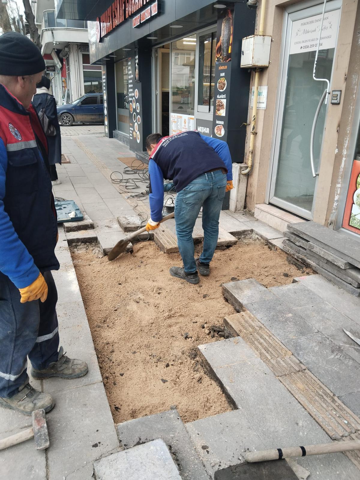 HENDEK’TE EKİPLERİN SAHA ÇALIŞMALARI SÜRÜYOR