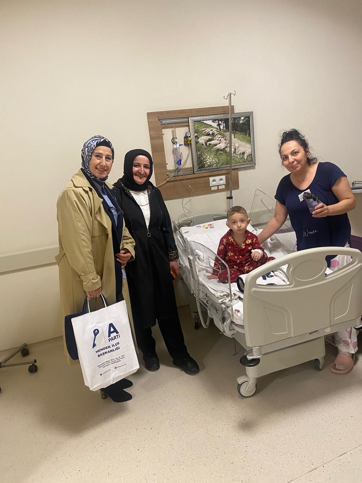 Anahtar Parti Kadın Kolları’ndan Hastane Ziyareti