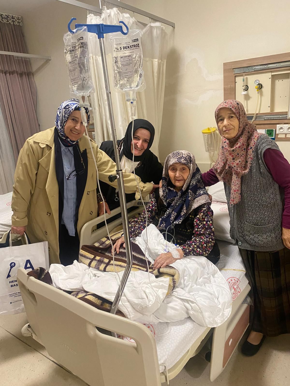 Anahtar Parti Kadın Kolları’ndan Hastane Ziyareti