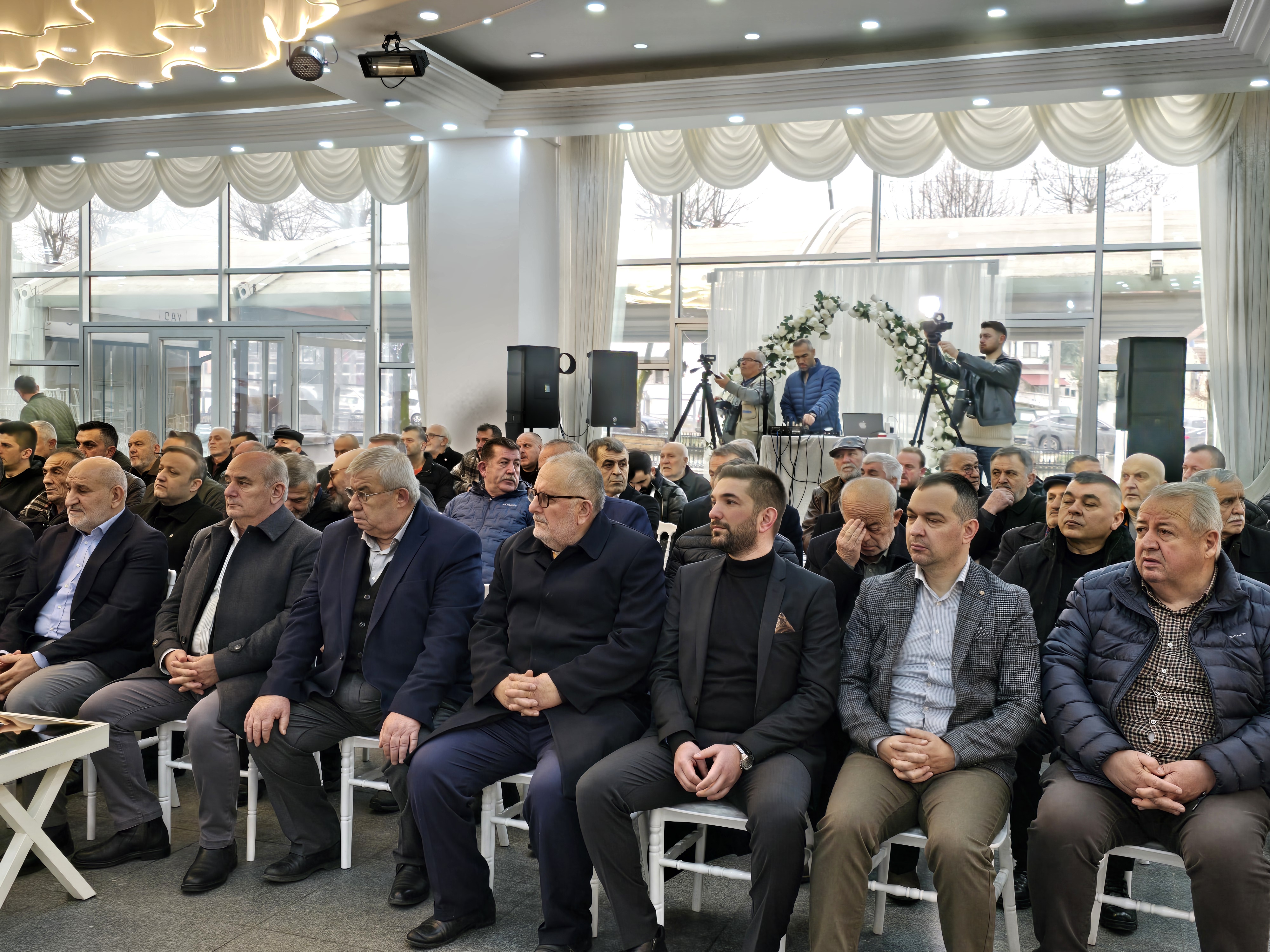 Esnaf Odasında Demirel ile devam