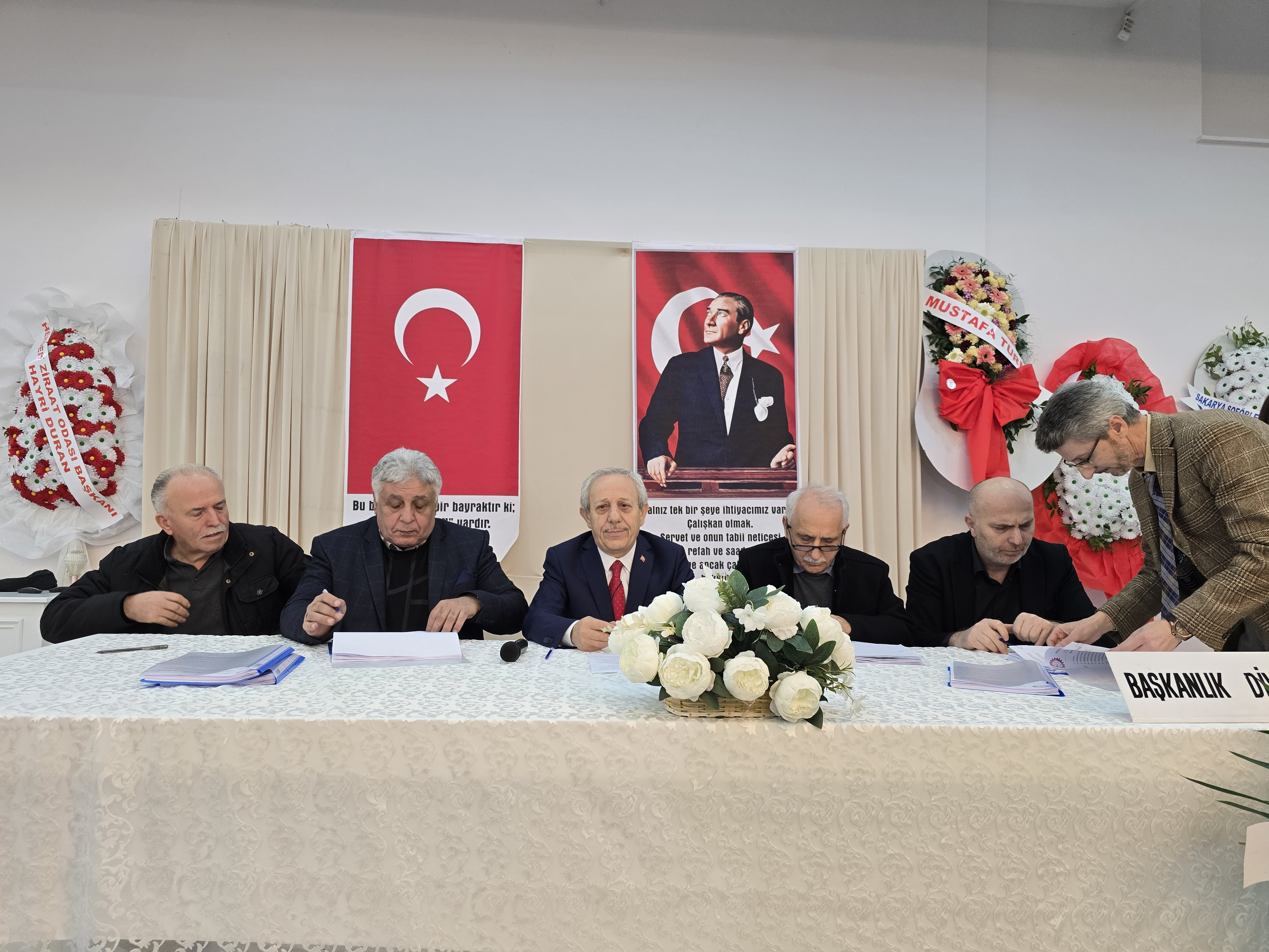 Esnaf Odasında Demirel ile devam