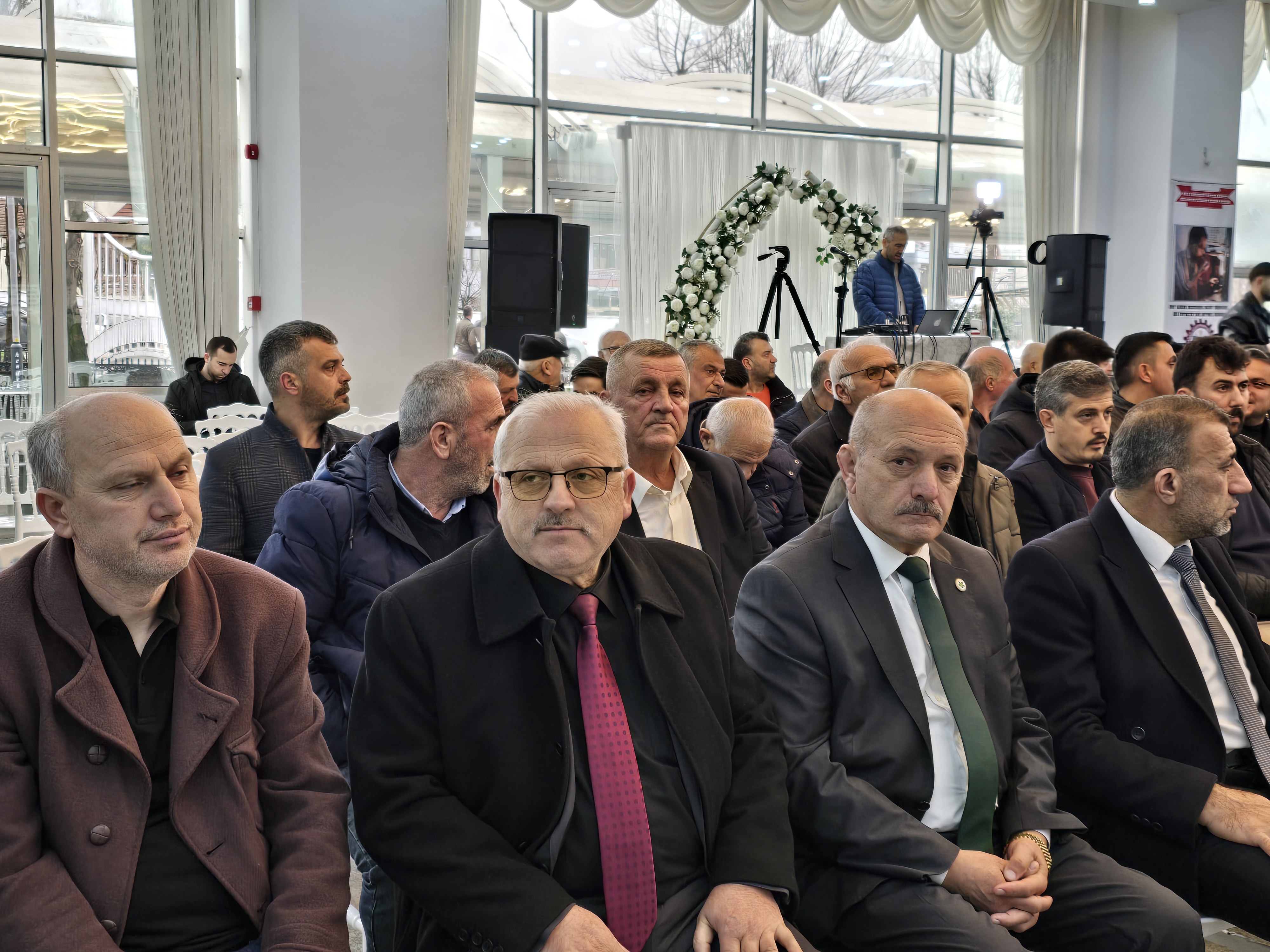 Esnaf Odasında Demirel ile devam