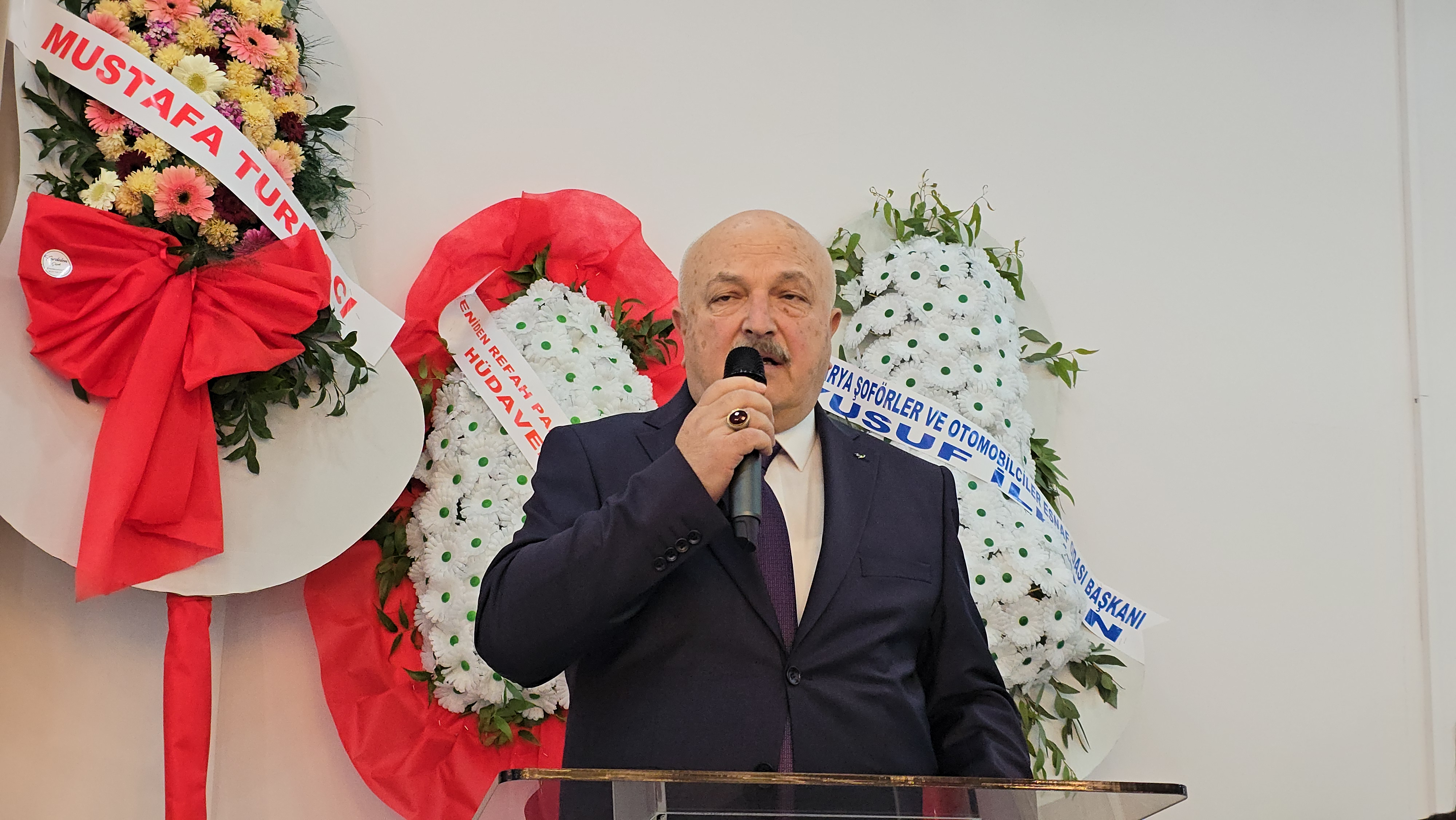 Esnaf Odasında Demirel ile devam