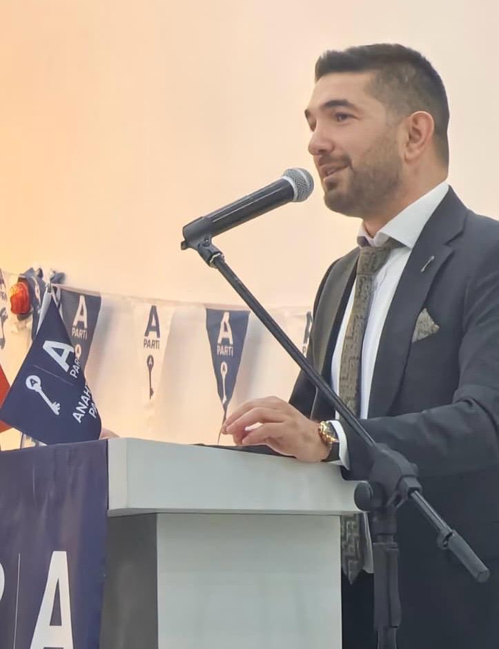 Albayrakoğlu; 65 Yaş Üstü Siyasetten El Çekmeli, Yerini Genç Fikirlere Bırakmalıdır