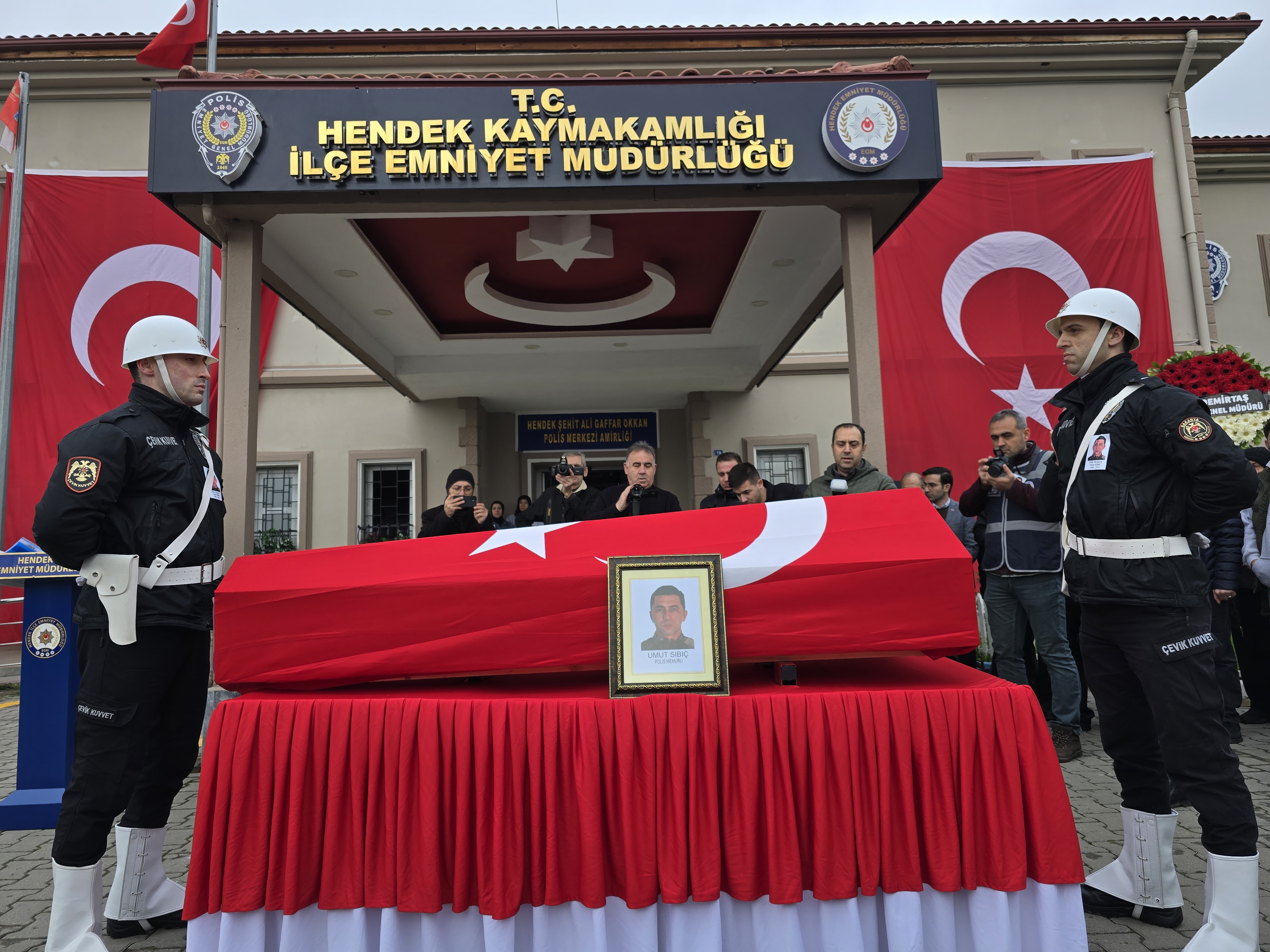 Polis Memuru Umut Sıbıç Hendek’te Törenle Uğurlandı