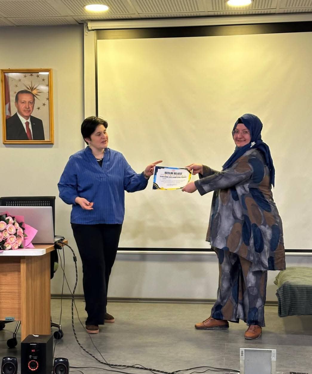 HENDEK’TE YATAĞA BAĞIMLI HASTA BAKIMI EĞİTİMİ YOĞUN İLGİYLE TAMAMLANDI