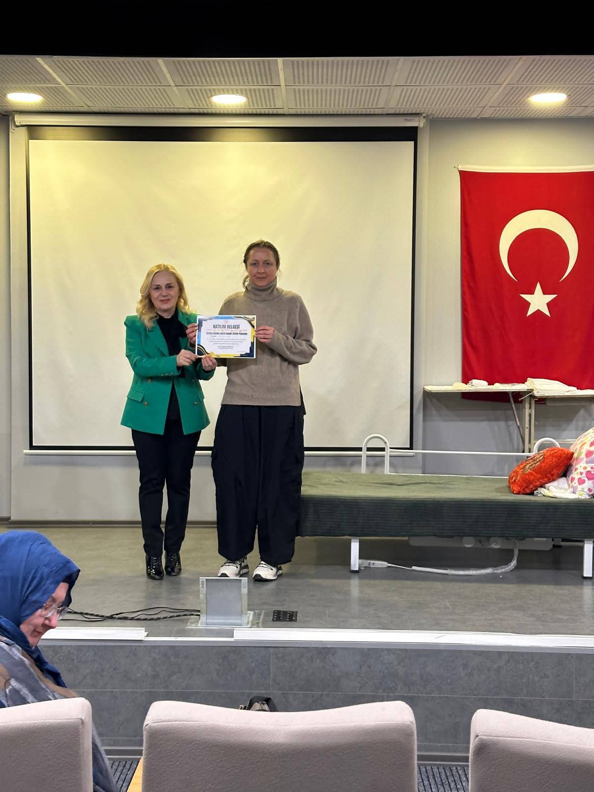 HENDEK’TE YATAĞA BAĞIMLI HASTA BAKIMI EĞİTİMİ YOĞUN İLGİYLE TAMAMLANDI